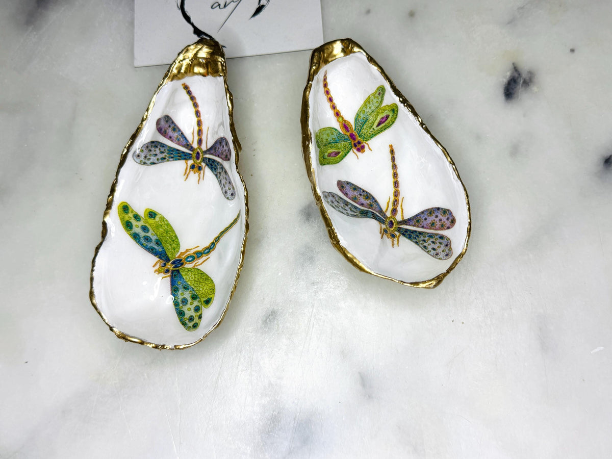 Pair of green blue dragonfly Gold Gilded Oyster salt Dishes, Seashell salt dish, oyster salt tray, salt and pepper shell box, shell cruet set, sea shell salt, dragonfly oyster shell salt, seashell salt holder, oyster shell sugar dish, cow salt pot, gold gilded cruet set, oyster pinch bowl, salt crystal bowl, oyster salt cellar, oyster salt and pepper holders, salt and pepper dish set, Host Gift, Dining Decor, white And blue Contemporary pinch pots, dragonfly Shell Gift, Coastal Host Gift
