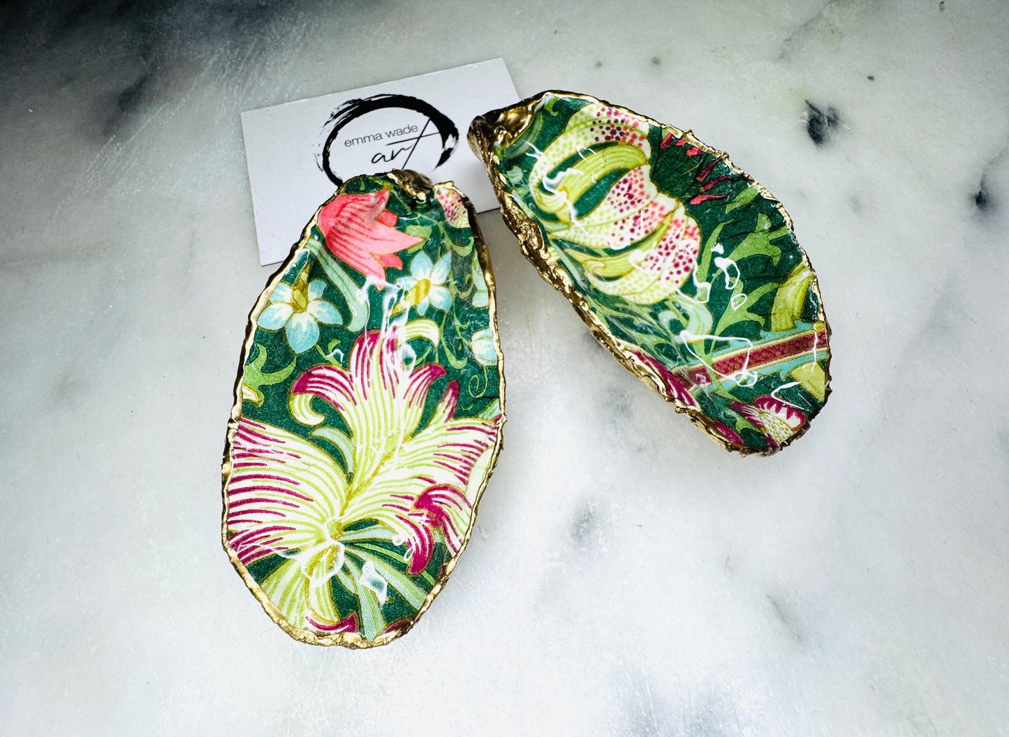 William Morris Oyster Shell Salt & Pepper Pinch Pots: Gold Leaf Pimpernel Design