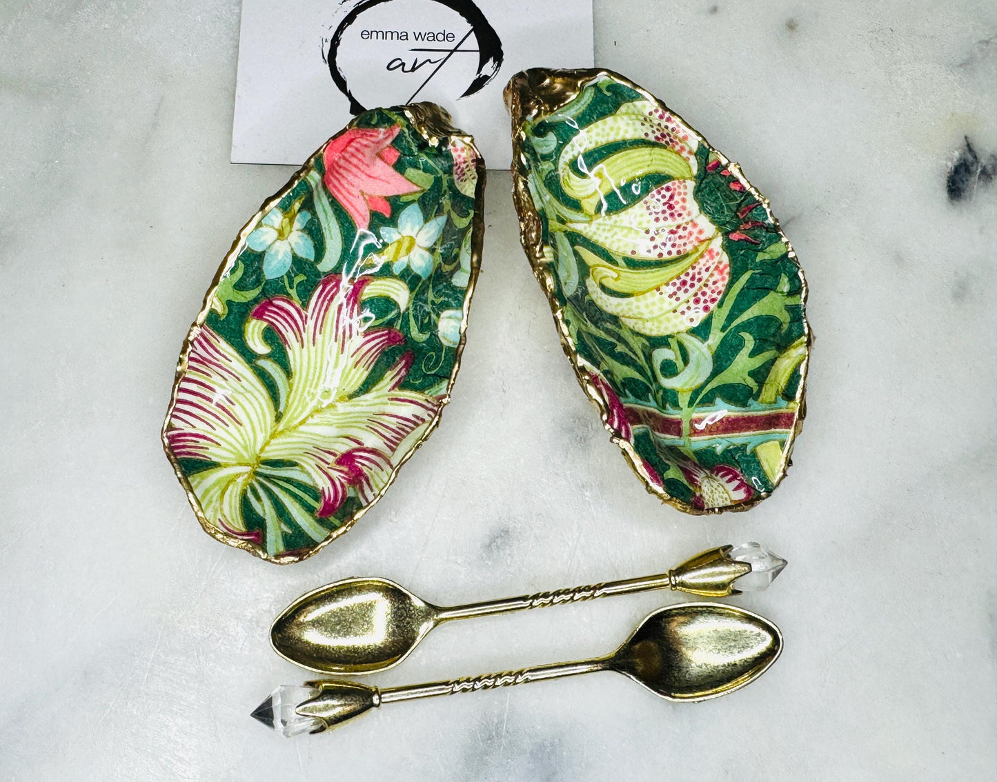 William Morris Oyster Shell Salt & Pepper Pinch Pots: Gold Leaf Pimpernel Design