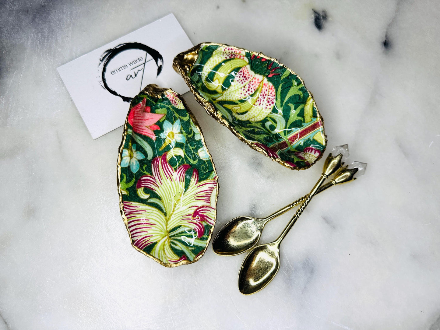 William Morris Oyster Shell Salt & Pepper Pinch Pots: Gold Leaf Pimpernel Design