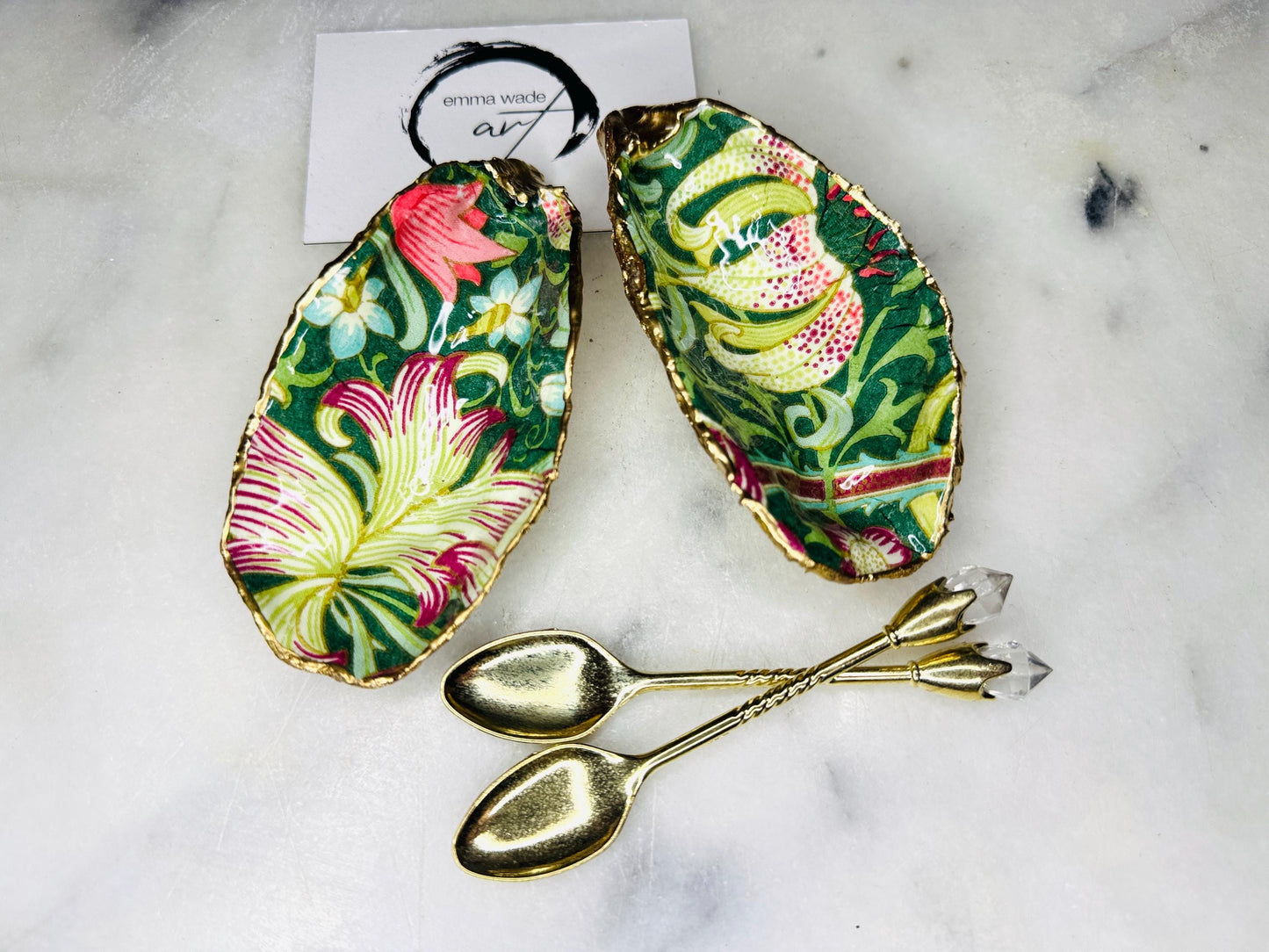 William Morris Oyster Shell Salt & Pepper Pinch Pots: Gold Leaf Pimpernel Design