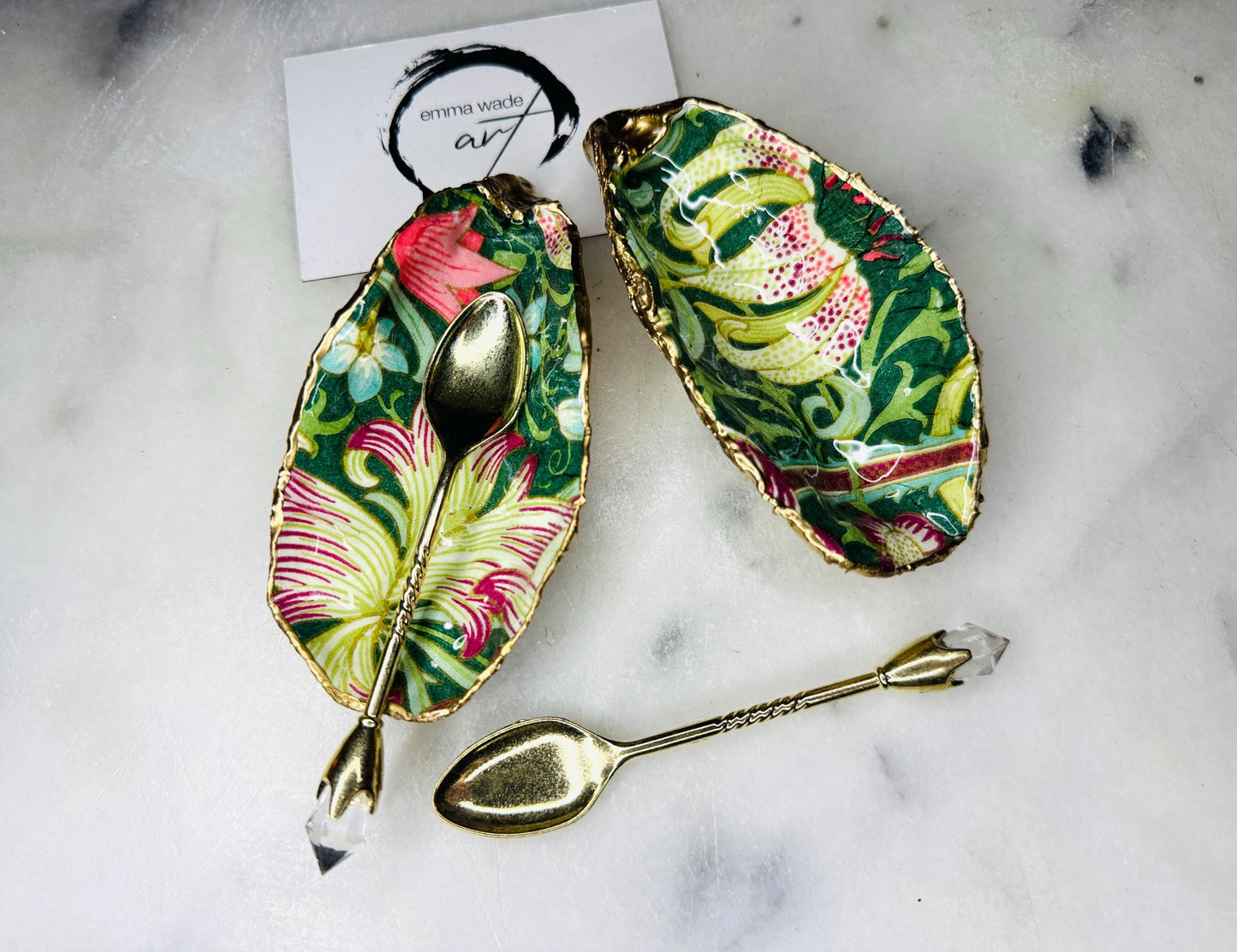 William Morris Oyster Shell Salt & Pepper Pinch Pots: Gold Leaf Pimpernel Design