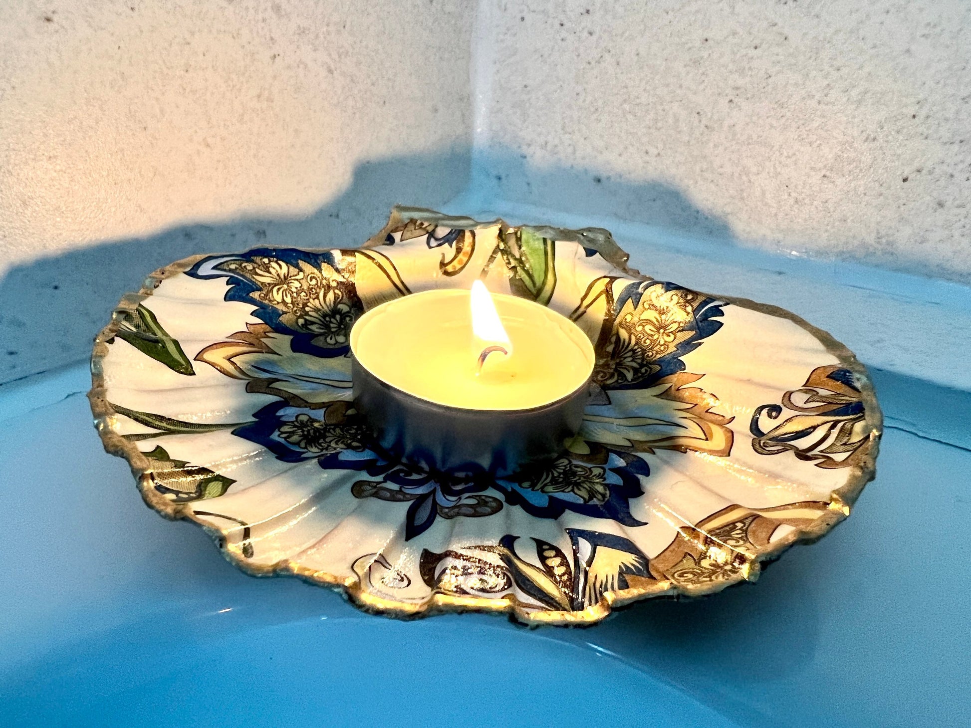 gift for her, decorated dish, jewelry trinket dish, decoupage scallop shell, handmade shell dish, Baroque ornament, coastal ornament, coastal gifts, coastal art, home decor, shell decorations, coastal decor, blue white dish, gift for him, ocean jewelry dish, ocean decor, shell trinket tray, scallop trinket tray, shell art, handmade trinket dish, gold gilded dish, proposal dish, ring dish display, ring bearer dish, ring tray, ocean plate, shell tray, baroque decor, bathroom decor, shell wall art