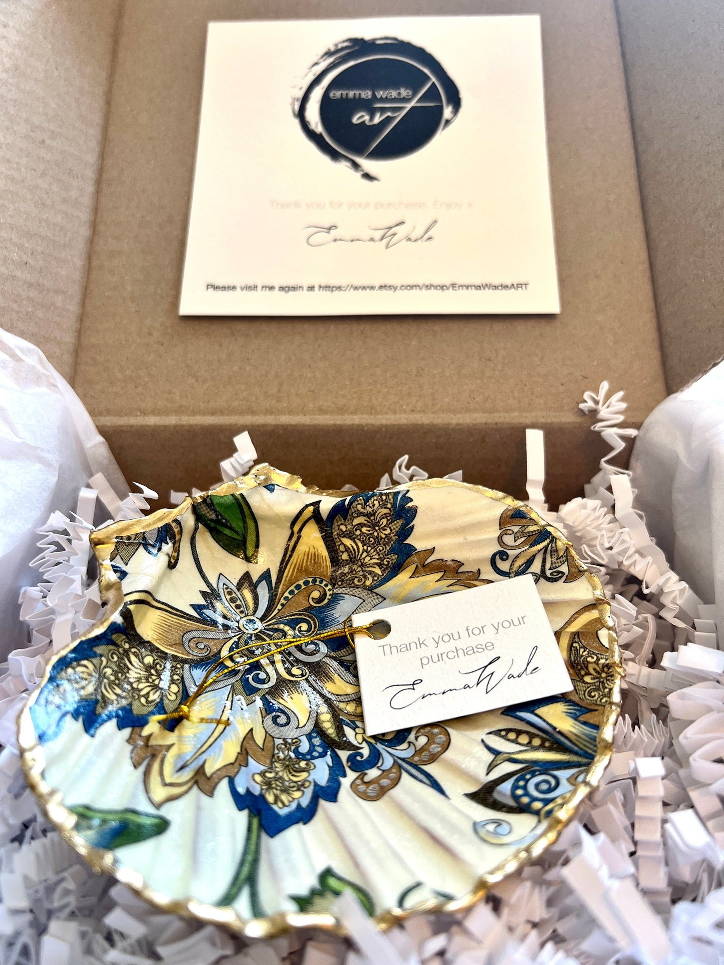 gift for her, decorated dish, jewelry trinket dish, decoupage scallop shell, handmade shell dish, Baroque ornament, coastal ornament, coastal gifts, coastal art, home decor, shell decorations, coastal decor, blue white dish, gift for him, ocean jewelry dish, ocean decor, shell trinket tray, scallop trinket tray, shell art, handmade trinket dish, gold gilded dish, proposal dish, ring dish display, ring bearer dish, ring tray, ocean plate, shell tray, baroque decor, bathroom decor, shell wall art