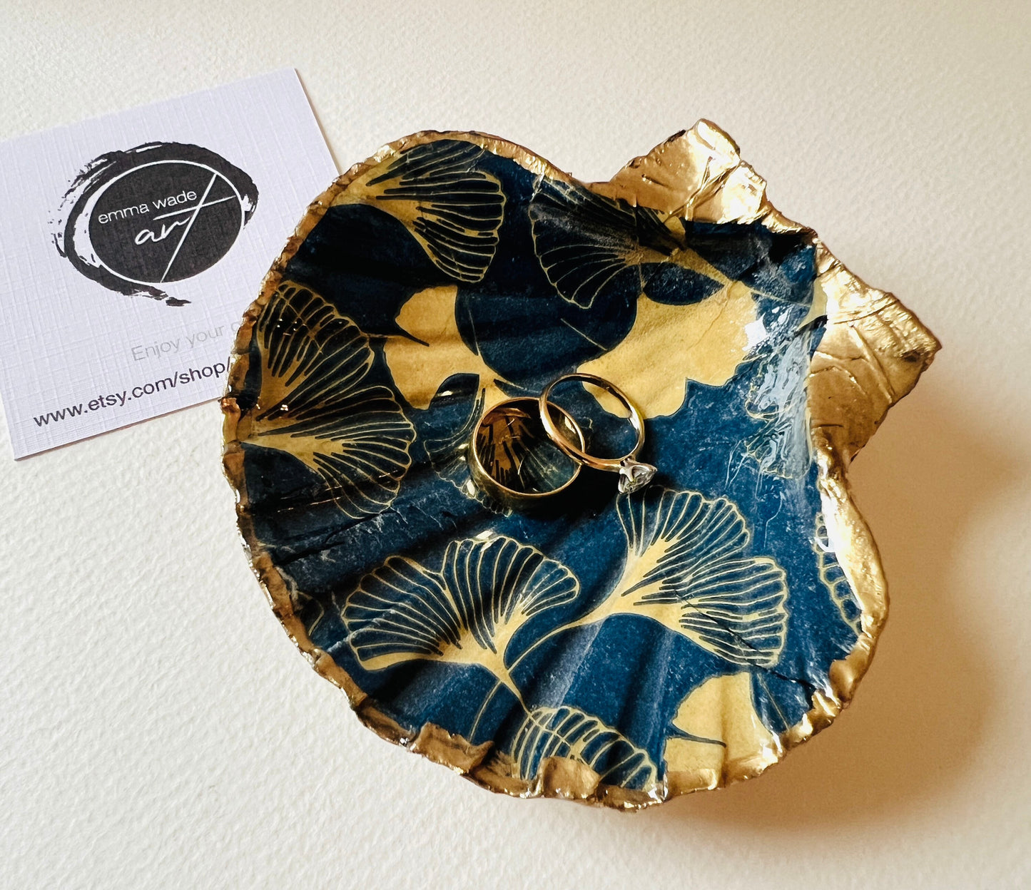 Gingko decorated dish, Gingko decoupaged scallop dish, Gingko ornament, decorative accessory, shell ornament, shell jewellery box, jewellery dish, trinket dish, hand made ornament,  sustainable hand painted ornament, coastal ornament, gift for her, Blue Gold Japanese Shell dish, Gingko scallop dish, Blue Gold Gingko gift, Gingko decor, UK scallop ring tray, coastal decor, Christmas gift, gift for mum, shell jewelry tray, shell ring holder, gold gilded ring dish, anniversary gift, Japanese dish