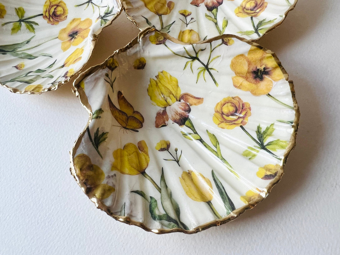 Hand-Painted Scallop Shell Trinket Dish: Yellow Flowers & Gold Leaf