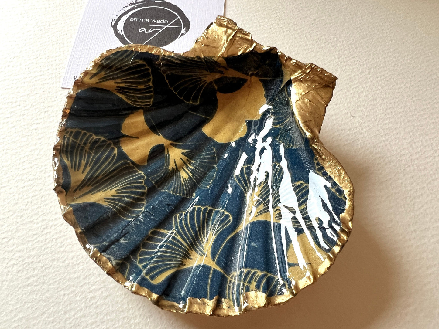 Gingko decorated dish, Gingko decoupaged scallop dish, Gingko ornament, decorative accessory, shell ornament, shell jewellery box, jewellery dish, trinket dish, hand made ornament,  sustainable hand painted ornament, coastal ornament, gift for her, Blue Gold Japanese Shell dish, Gingko scallop dish, Blue Gold Gingko gift, Gingko decor, UK scallop ring tray, coastal decor, Christmas gift, gift for mum, shell jewelry tray, shell ring holder, gold gilded ring dish, anniversary gift, Japanese dish