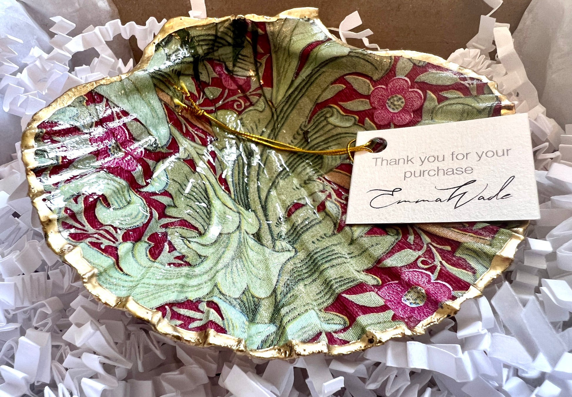 William morris ornament, William Morris Granville, William Morris gift, Decoupage shell, Coast gift, gift for her, trinket dish, William morris fift, coastal decor, gift for grandma, Trinket shell dish, coastal gift, blue, shell trinket dish, scallop jewelry dish, scallop plate, nature lover gift, scallop ornament, wedding gift, anniversary gift, ocean decor, decoupage shell, EmmaWadeART, jewelry scallop dish, anniversary gift, easter gift, ocean gift, ocean decor, handmade shell dish
