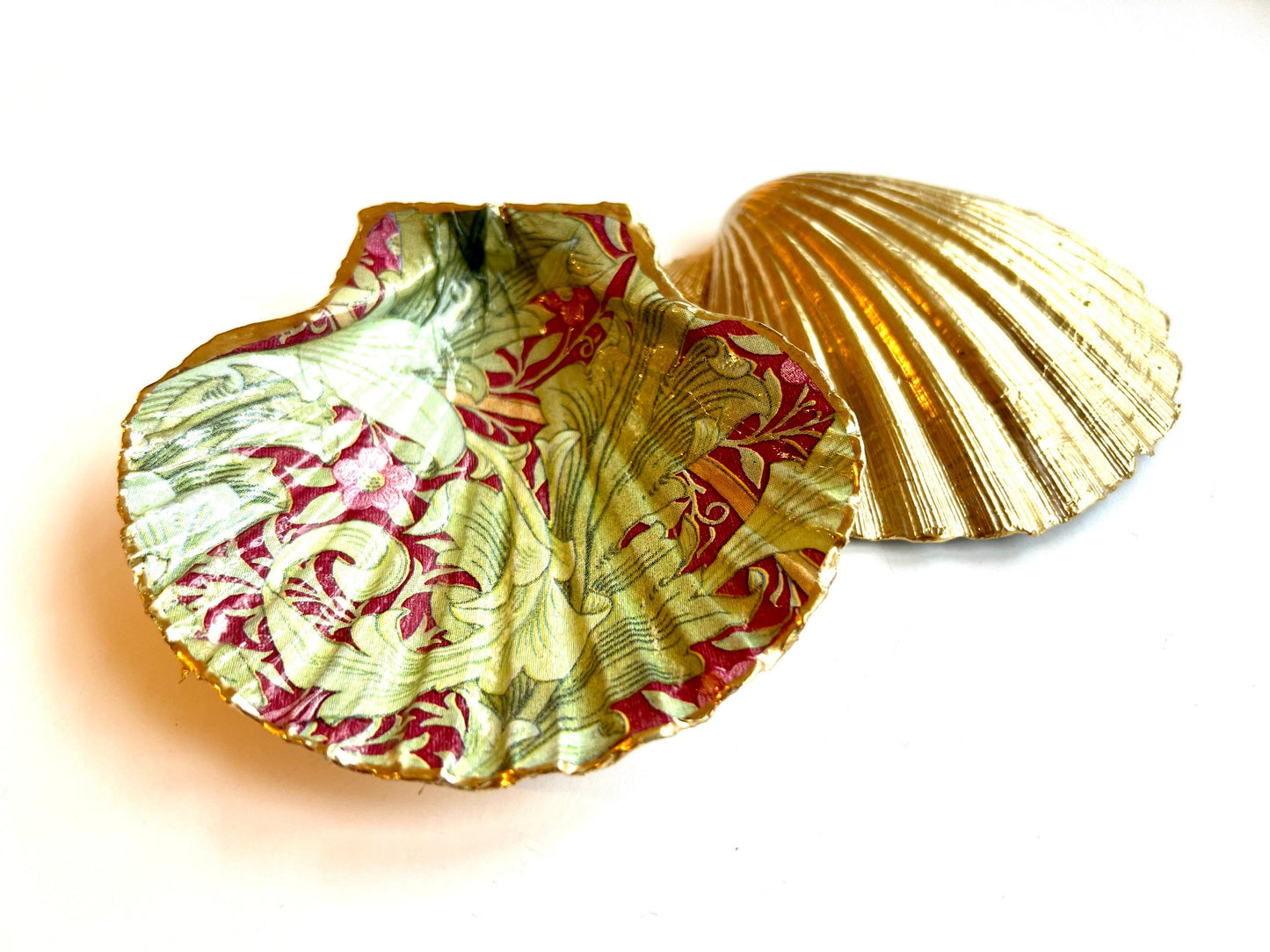 William morris ornament, William Morris Granville, William Morris gift, Decoupage shell, Coast gift, gift for her, trinket dish, jewellery dish, decorative ornament, uk shell dish, William morris dish, coastal decor, gift for
Mum, EmmaWadeART