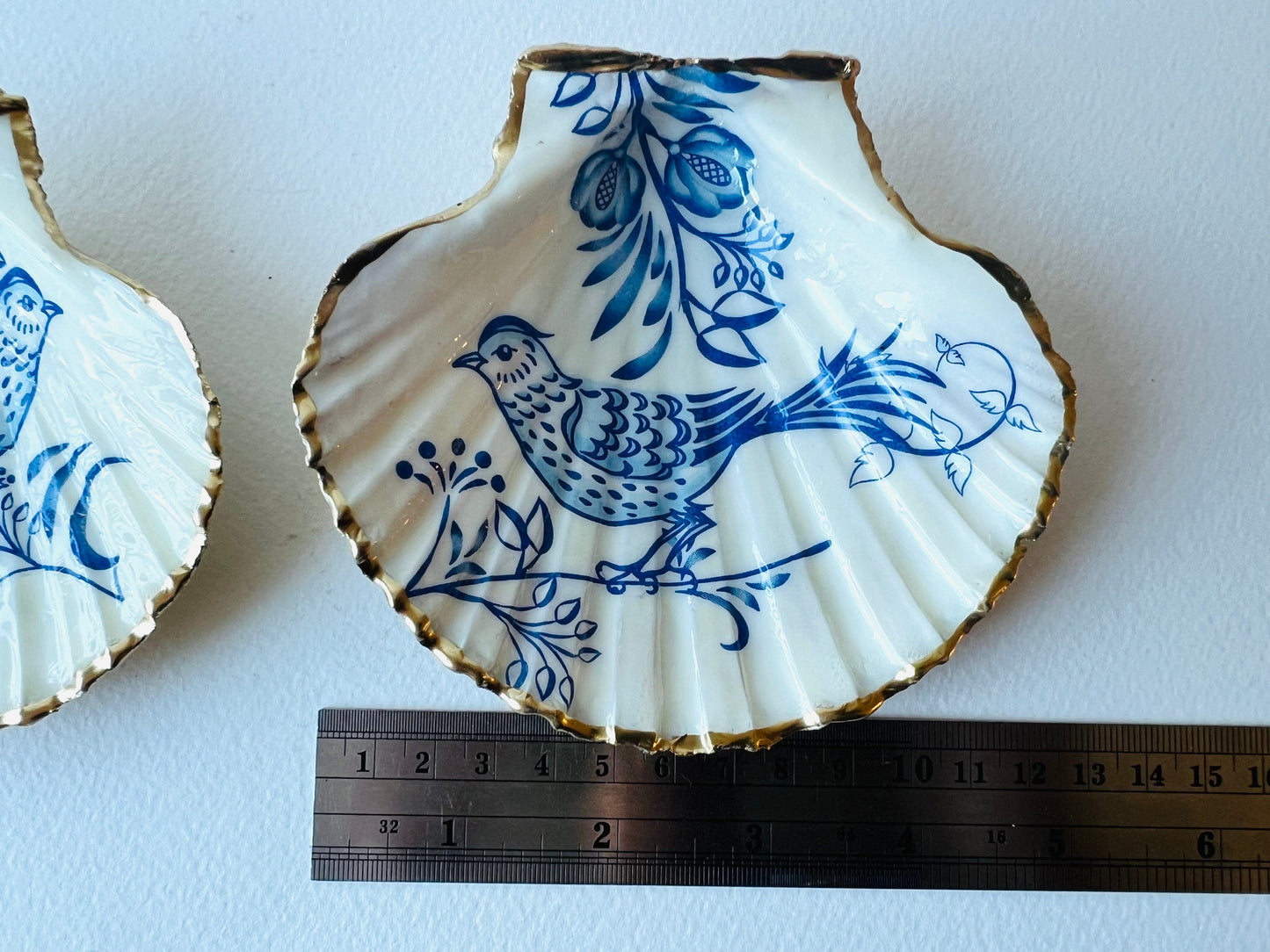 gift for her, gift for him, decorated dish, jewellery trinket dish, nature lover gift, coastal gifts, shell dish, decorative accessories, decoupaged oyster shell, bird gift, Christmas gift, bird ornament, shell trinket dish, blue dish, EmmaWadeART
