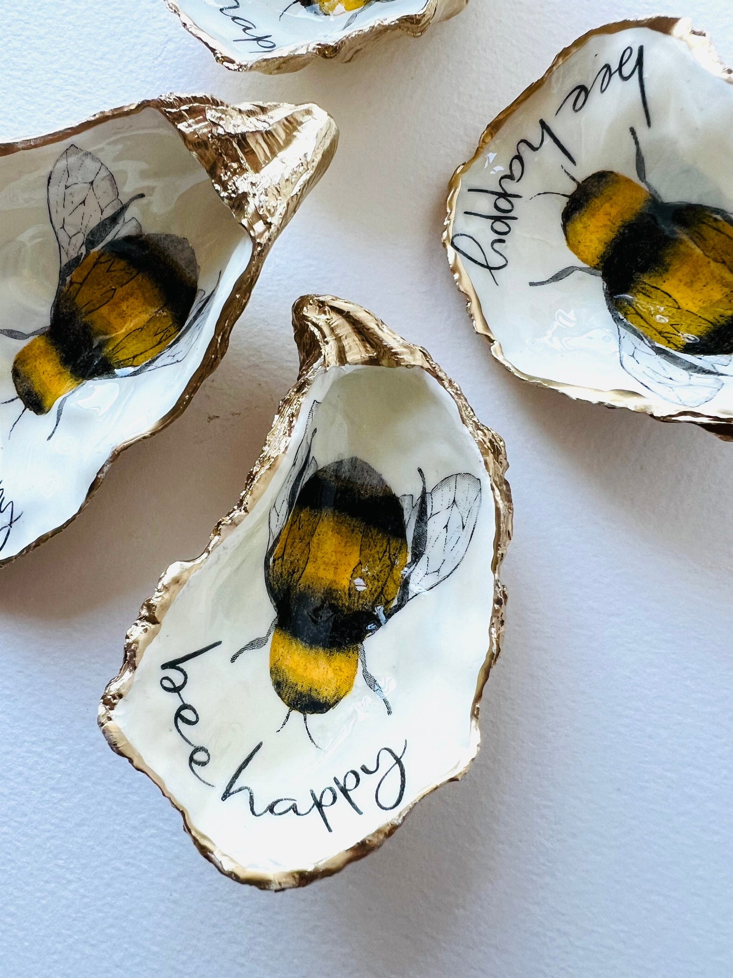 Gift for her, decoupaged shell, bee dish, shell jewelry trinket dish,  jewellery dish, trinket dish, nature lover gift, scallop jewelry ring dish, wedding gift, anniversary gift, coastal gift, bee decoration, bee lover gift, EmmaWadeART, gardeners gift, gift for him, bee lover gift, world bee day 20th May, bee jewelry shell dish, bee trinket tray, bee scallop shell, bee ornament, bee decoration, bee accessory, bee serving plate, bee plate, bee dish, bee by Emma wade art, bee happy dish