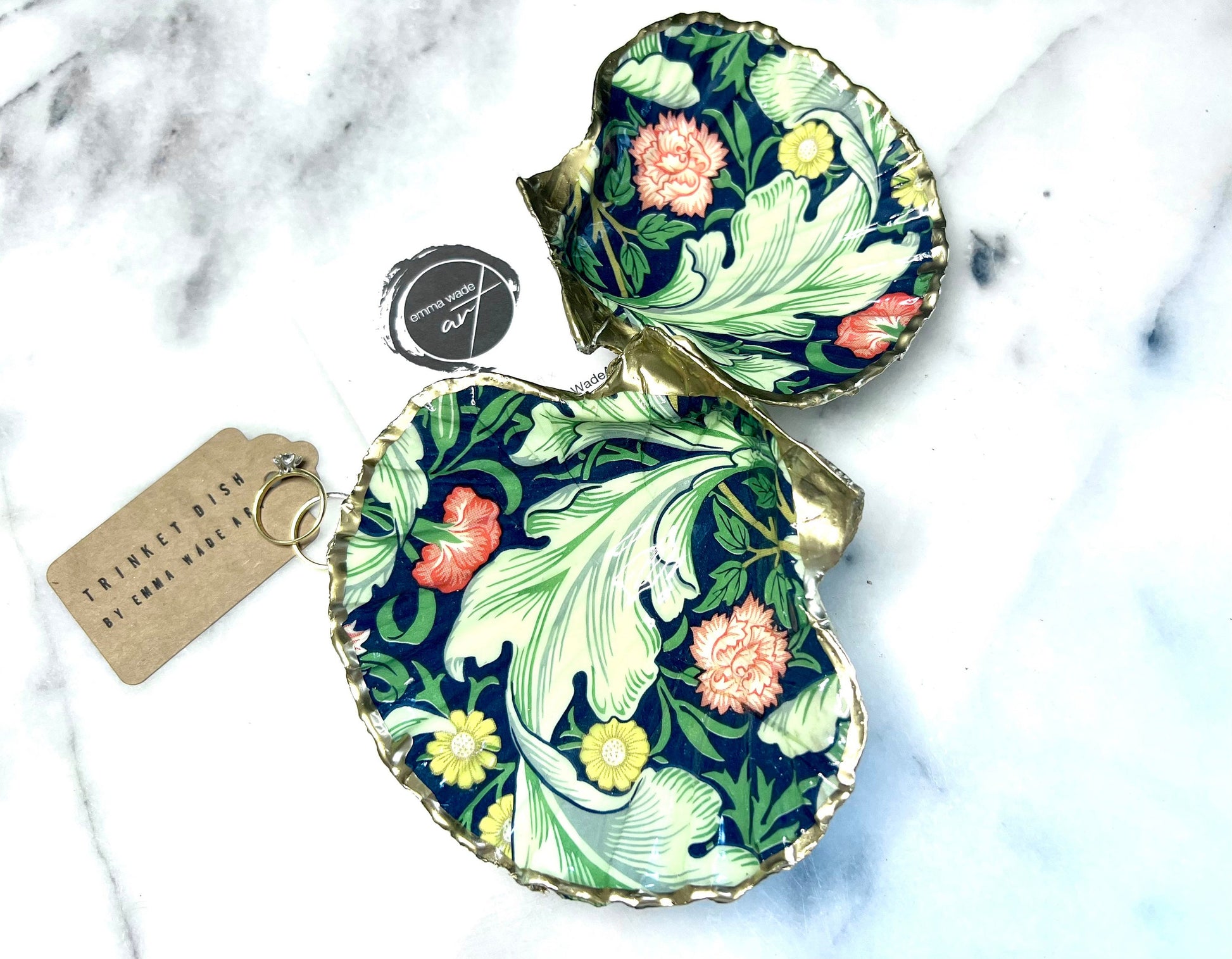 gifts for her, gardeners gift, trinket dish, serving dishes, shell ornament, decoupaged scallop, William Morris gift, coastal decor, coastal art, nature lover gift, shell decorations, shell decor, William Morris Leicester, gift for mum