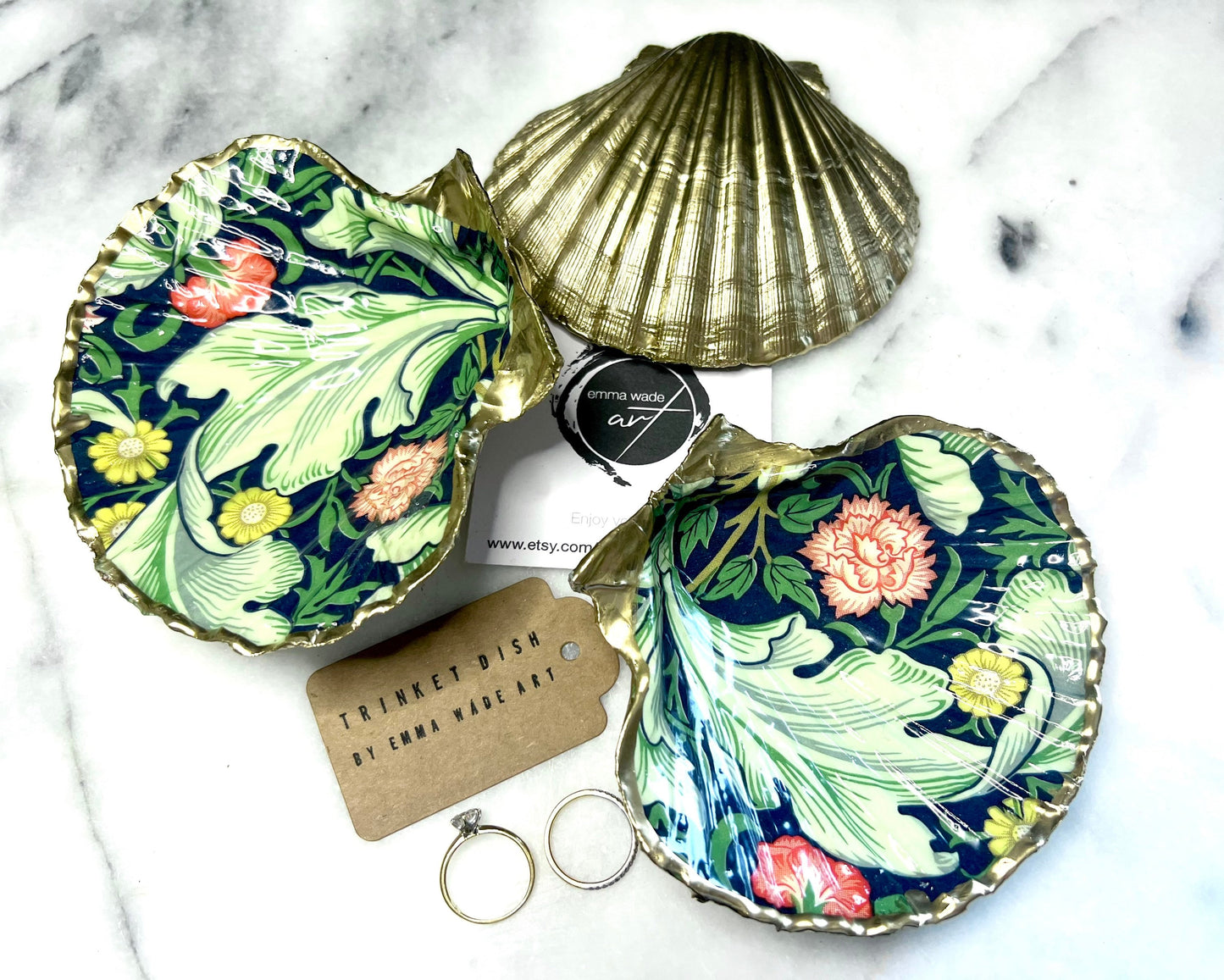 gift for her, decorated dish, jewelry trinket dish, decoupage scallop shell, handmade shell dish, shell ornament, coastal ornament, coastal gifts, coastal art, home decor, leaves scallop shell, William Morris scallop dish, William Morris gift, ocean jewelry dish, ocean decor, shell trinket tray, scallop trinket tray, shell art, handmade trinket dish, gold gilded dish, proposal dish, ring dish display, ring bearer dish, ring tray, ocean plate, shell tray, William Morris Leicester gift