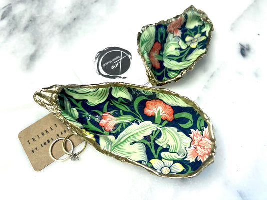 gifts for her, gardeners gift, trinket dish, serving dishes, shell ornament, decoupaged oyster, William Morris gift, coastal decor, coastal art, nature lover gift, shell decorations, shell decor, William Morris Leicester, gift for mum, oyster dish