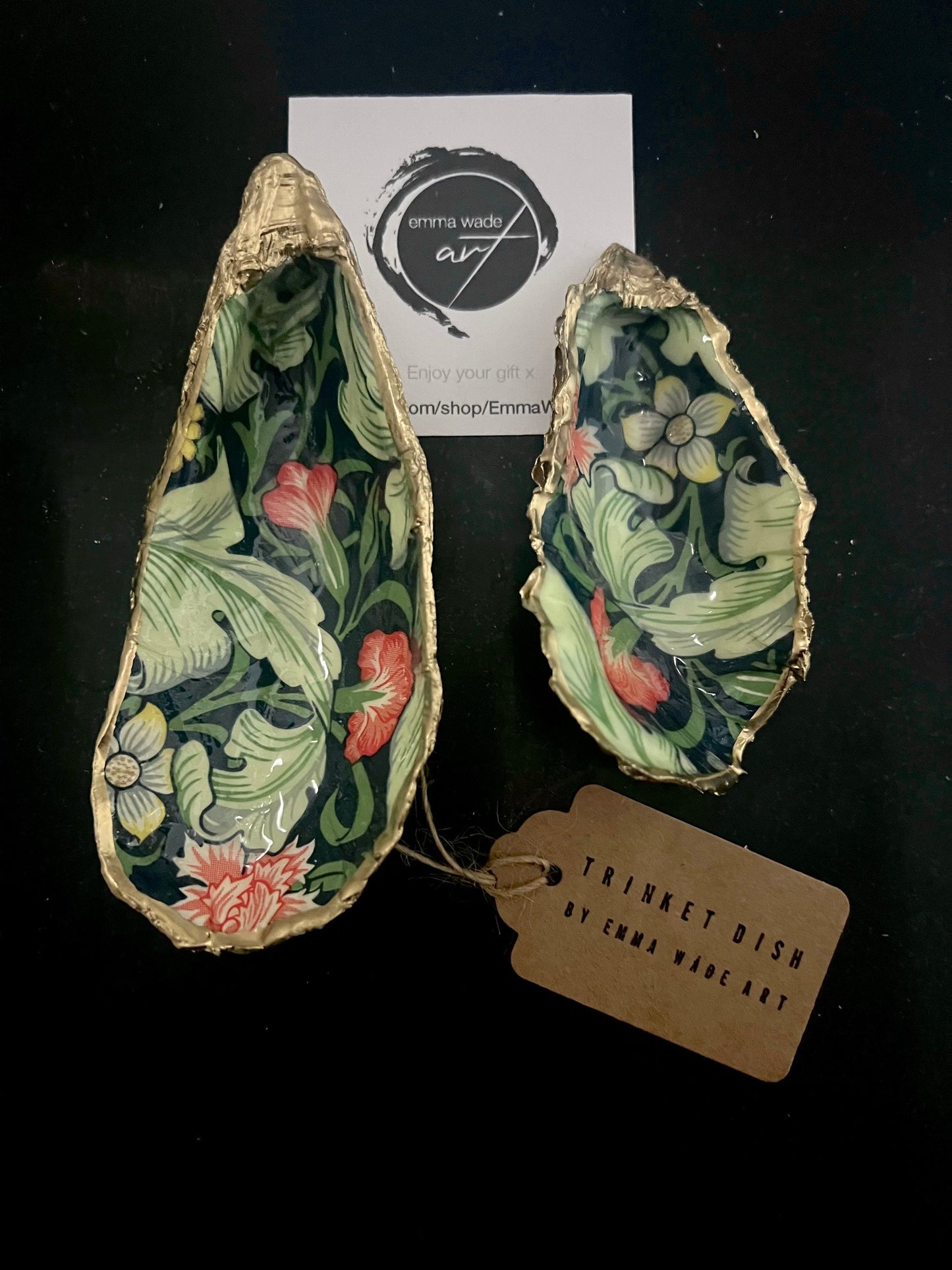 gifts for her, gardeners gift, trinket dish, serving dishes, shell ornament, decoupaged oyster, William Morris gift, coastal decor, coastal art, nature lover gift, shell decorations, shell decor, William Morris Leicester, gift for mum, oyster dish
