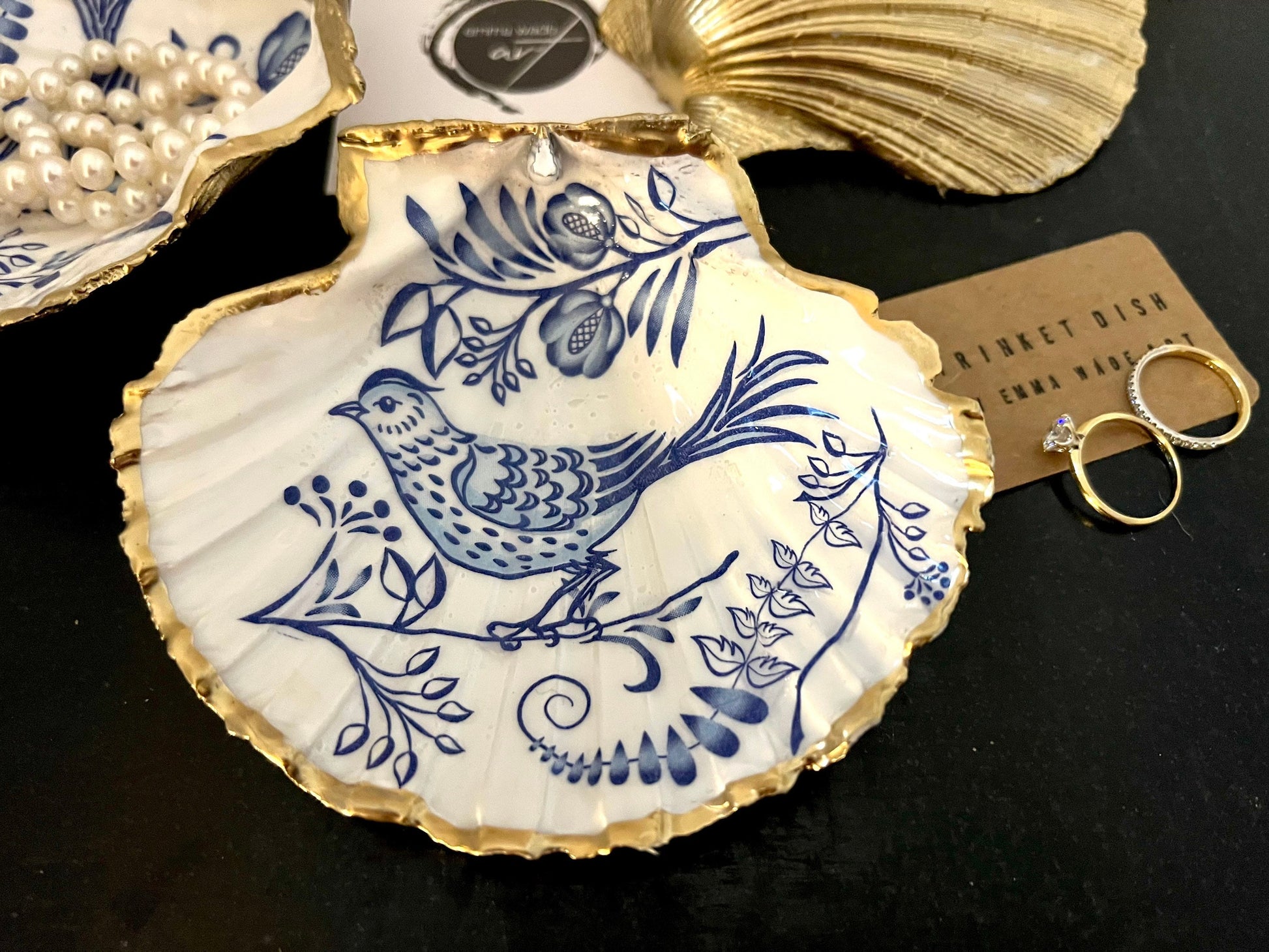 gift for her, gift for him, decorated dish, jewellery trinket dish, nature lover gift, coastal gifts, shell dish, decorative accessories, decoupaged oyster shell, bird gift, Christmas gift, bird ornament, shell trinket dish, blue dish, EmmaWadeART