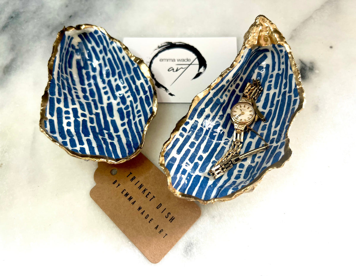 gift for her, decorated dish, jewellery trinket dish, decoupage shell, handmade shell dish, shell ornament, coastal art, coastal gifts, coastal art, home decor, shell decorations, coastal decor, Mother’s Day gift, valentines gift, blue white dish