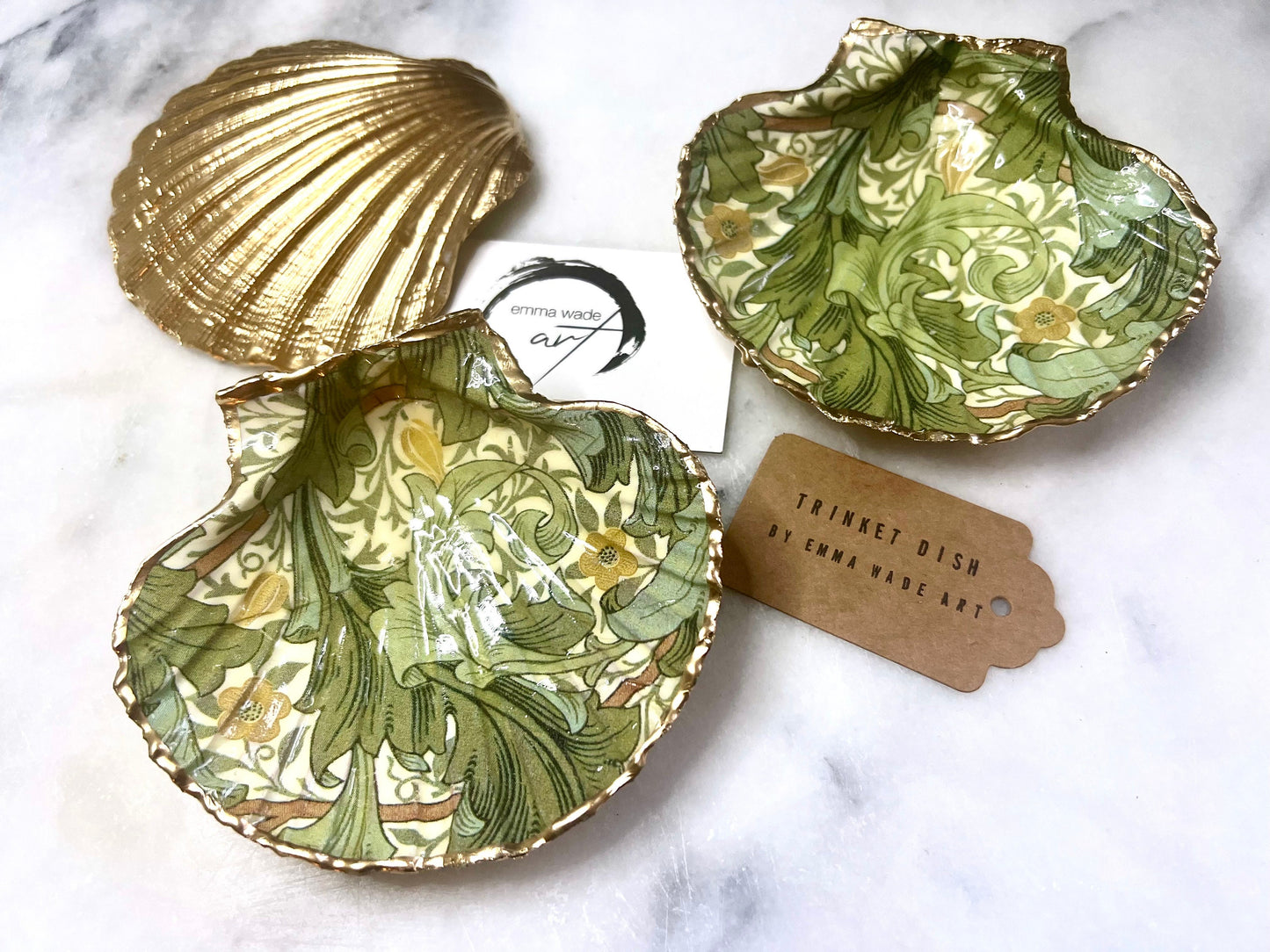 William Morris Granville scallop shell dish, gold green scallop trinket dish, jewellery holder, ring dish, oyster shell décor, handmade Dorset shell ornament, gold leaf scallop dish, coastal scallop shell gift, eco friendly scallop trinket, UK artisan shell dish, wedding gift, anniversary gift, nature inspired shell décor, handmade jewellery tray, unique scallop shell design, William Morris home décor