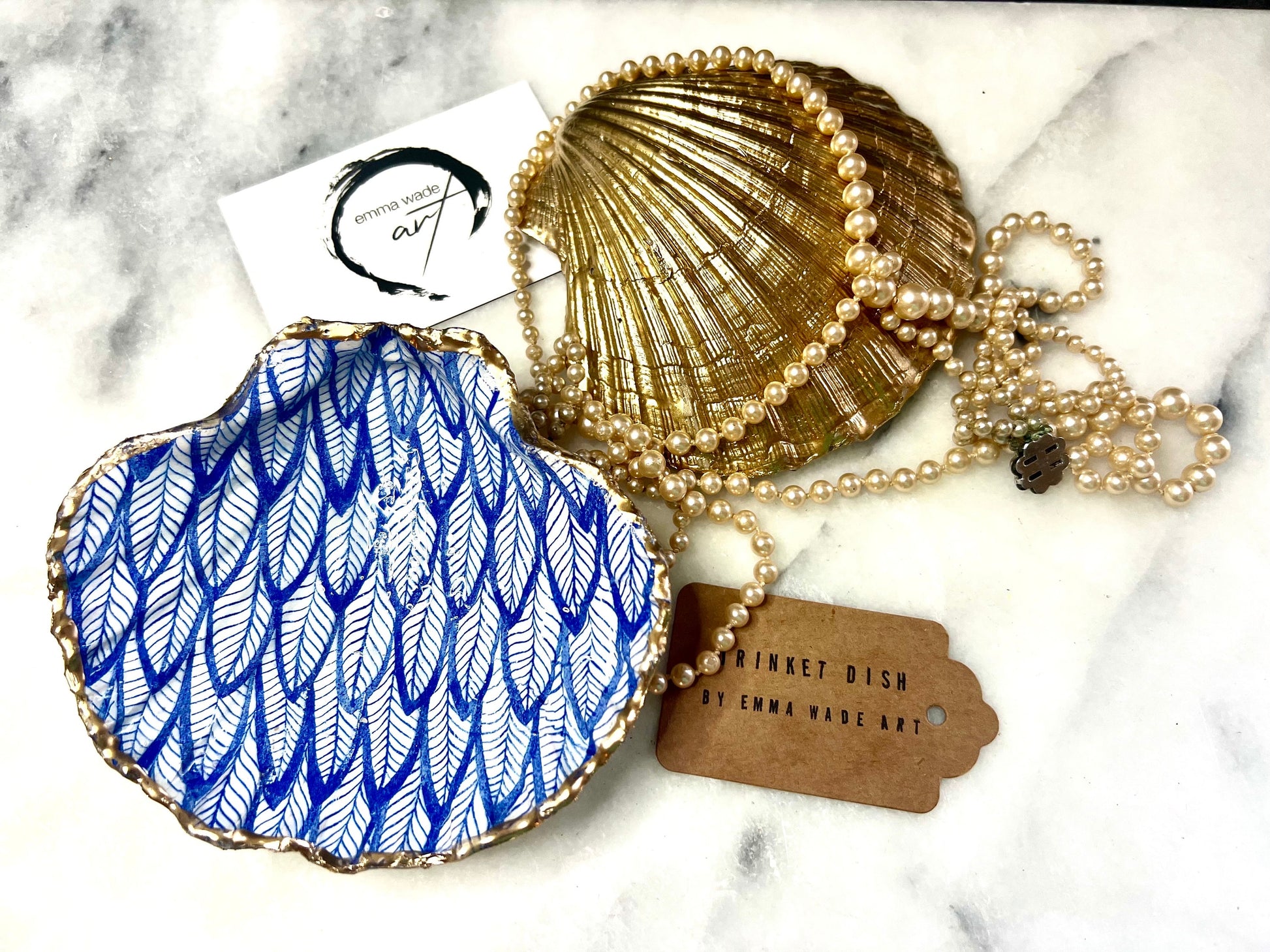 Blue Feathers Shell Gift, Trinket scallop Shell dish gold finish, gold leaf trinket tray, shell scallop dish, Blue Nature lover shell bowl, decorative scallop shells, Blue White Feather Design key bowl, blue and gold shell dish, Blue ring dish, golden trinket dish, bride shell dish, shell jewellery bowl, decoupaged earrings dish, shell art trinket, Blue shell gift, Gold shell trinket holder, painted shell with gold, shell jewellery dish, Emma Wade art, Proposal Ring Tray, Blue Painted Key Bowl
