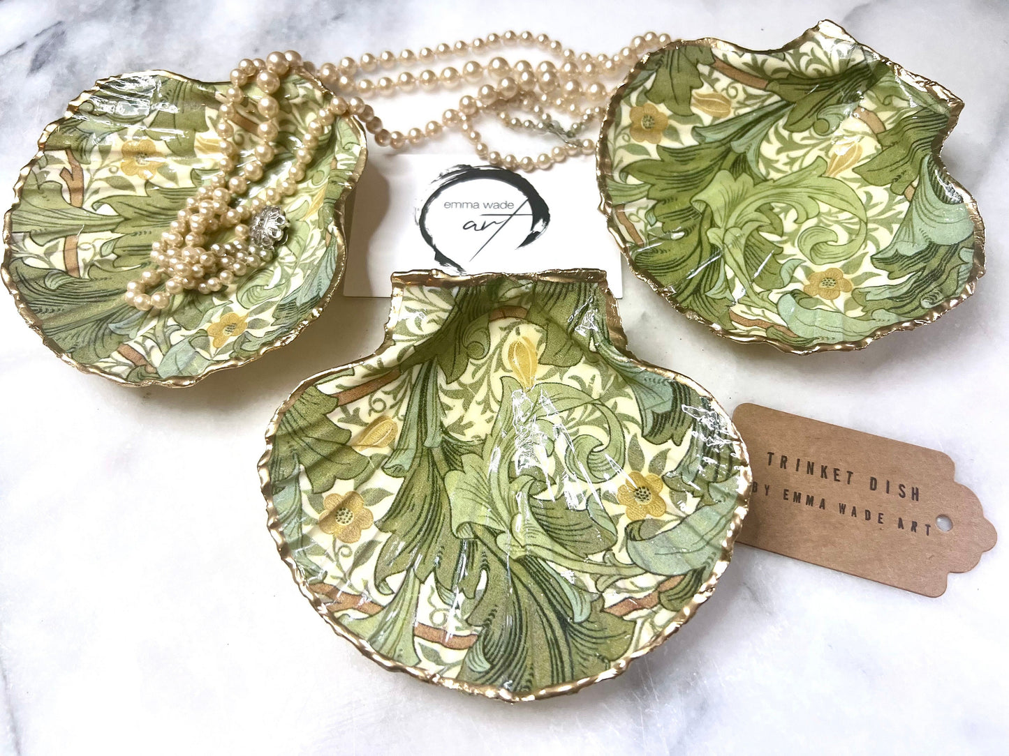 William Morris Granville scallop shell dish, gold green scallop trinket dish, jewellery holder, ring dish, oyster shell décor, handmade Dorset shell ornament, gold leaf scallop dish, coastal scallop shell gift, eco friendly scallop trinket, UK artisan shell dish, wedding gift, anniversary gift, nature inspired shell décor, handmade jewellery tray, unique scallop shell design, William Morris home décor