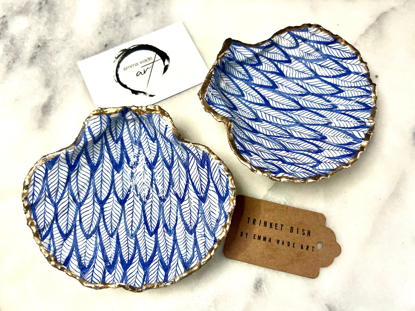 Blue Feathers Shell Gift, Trinket scallop Shell dish gold finish, gold leaf trinket tray, shell scallop dish, Blue Nature lover shell bowl, decorative scallop shells, Blue White Feather Design key bowl, blue and gold shell dish, Blue ring dish, golden trinket dish, bride shell dish, shell jewellery bowl, decoupaged earrings dish, shell art trinket, Blue shell gift, Gold shell trinket holder, painted shell with gold, shell jewellery dish, Emma Wade art, Proposal Ring Tray, Blue Painted Key Bowl,