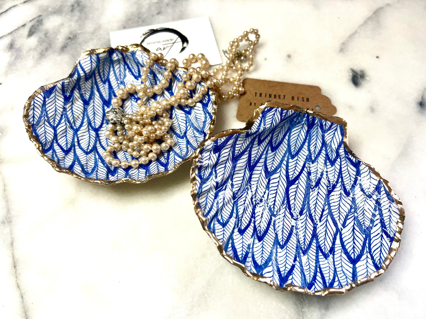 Blue Feathers Shell Gift, Trinket scallop Shell dish gold finish, gold leaf trinket tray, shell scallop dish, Blue Nature lover shell bowl, decorative scallop shells, Blue White Feather Design key bowl, blue and gold shell dish, Blue ring dish, golden trinket dish, bride shell dish, shell jewellery bowl, decoupaged earrings dish, shell art trinket, Blue shell gift, Gold shell trinket holder, painted shell with gold, shell jewellery dish, Emma Wade art, Proposal Ring Tray, Blue Painted Key Bowl,