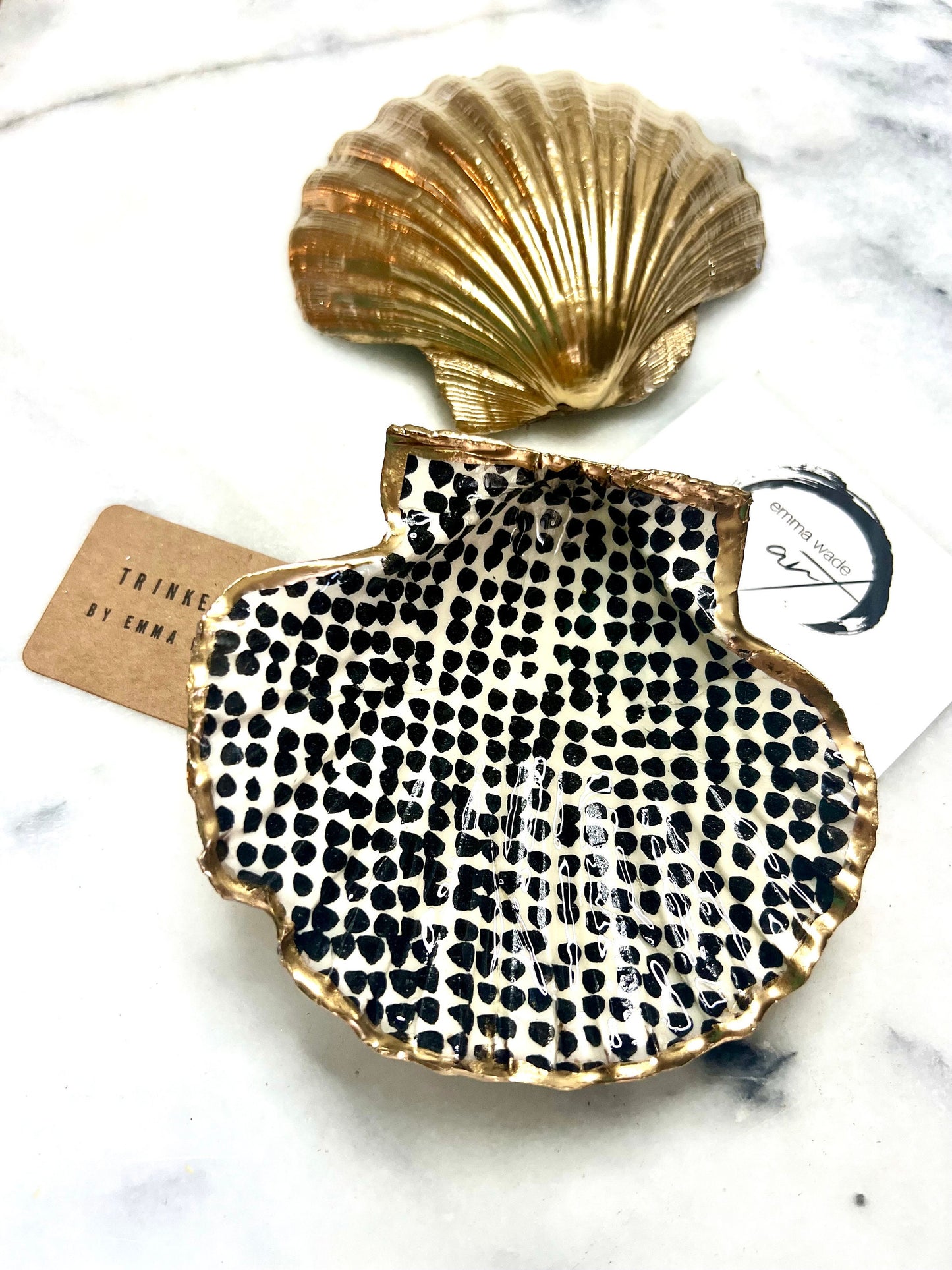 gifts for her, jewellery trinket dish, decoupaged shell, handmade dish, shell ornament, trinket box, coastal gifts, coastal art, home decor, black and white shell ornament, scallop shell decor, decorative accessory, www.etsy.com/shop/EmmaWadeART