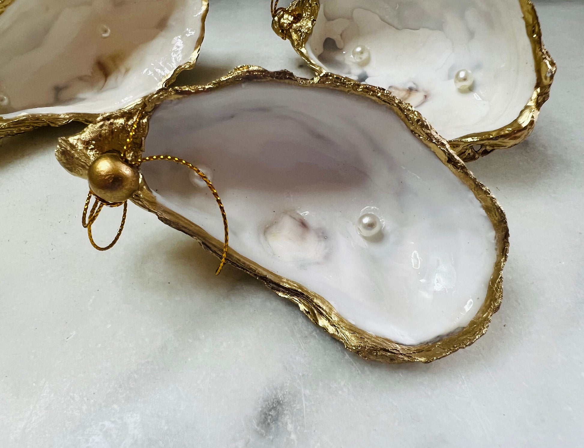Gift for her, Gift for him, Christmas hanging ornament, Christmas Tree decoration, Festive decoration, shell oyster decoration, tree ornament, coastal decor, shell gift, oyster ornament, handmade decoration, EmmaWadeART, coastal gift,nature gift, oyster pearl ornament, hanging oyster with pearl, coastal shell decoration, gold gilded pearl oyster, pearl hanging ornament, pearl anniversary gift, wedding gift idea, gift for the happy couple, coastal wedding decoration