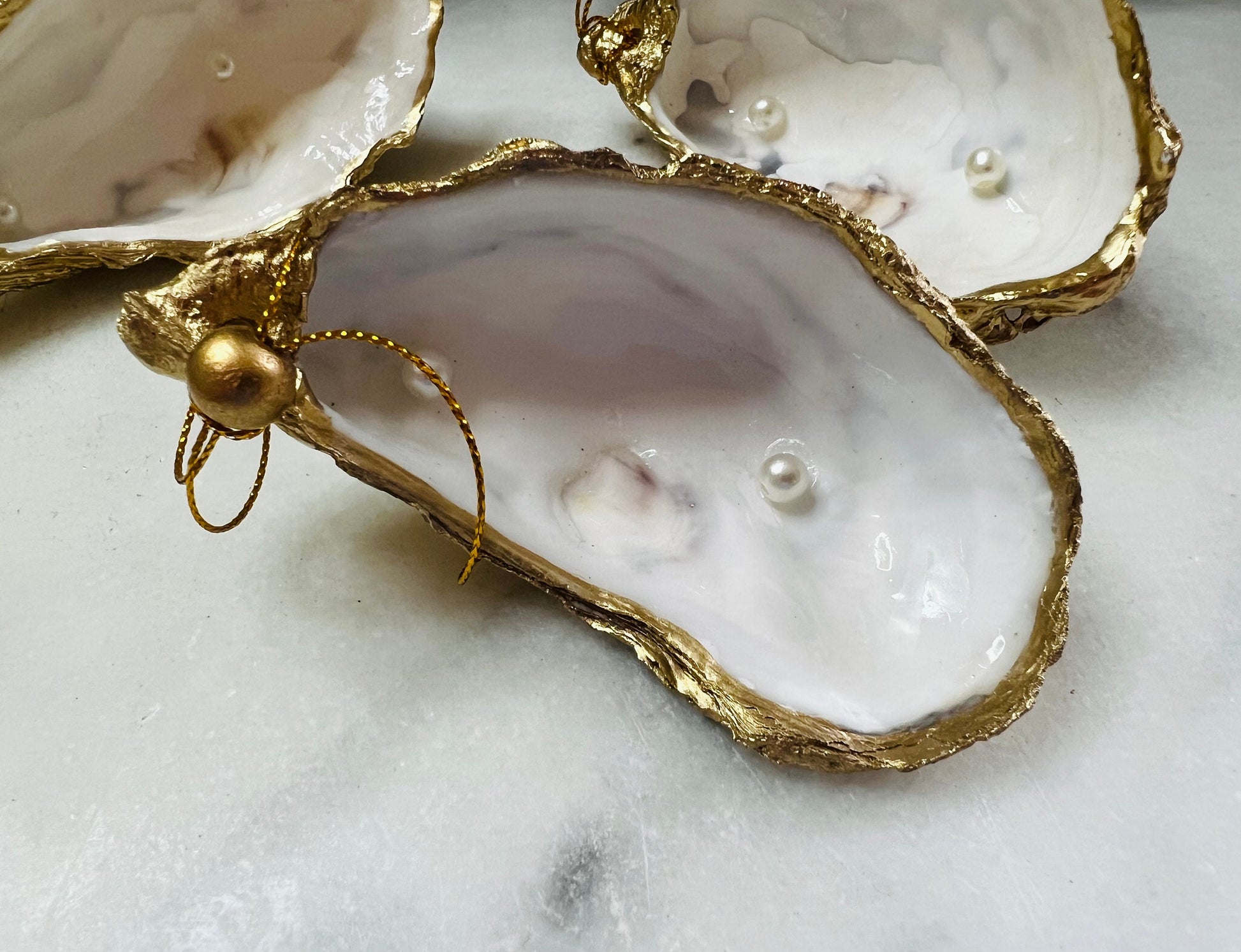 Gift for her, Gift for him, Christmas hanging ornament, Christmas Tree decoration, Festive decoration, shell oyster decoration, tree ornament, coastal decor, shell gift, oyster ornament, handmade decoration, EmmaWadeART, coastal gift,nature gift, oyster pearl ornament, hanging oyster with pearl, coastal shell decoration, gold gilded pearl oyster, pearl hanging ornament, pearl anniversary gift, wedding gift idea, gift for the happy couple, coastal wedding decoration