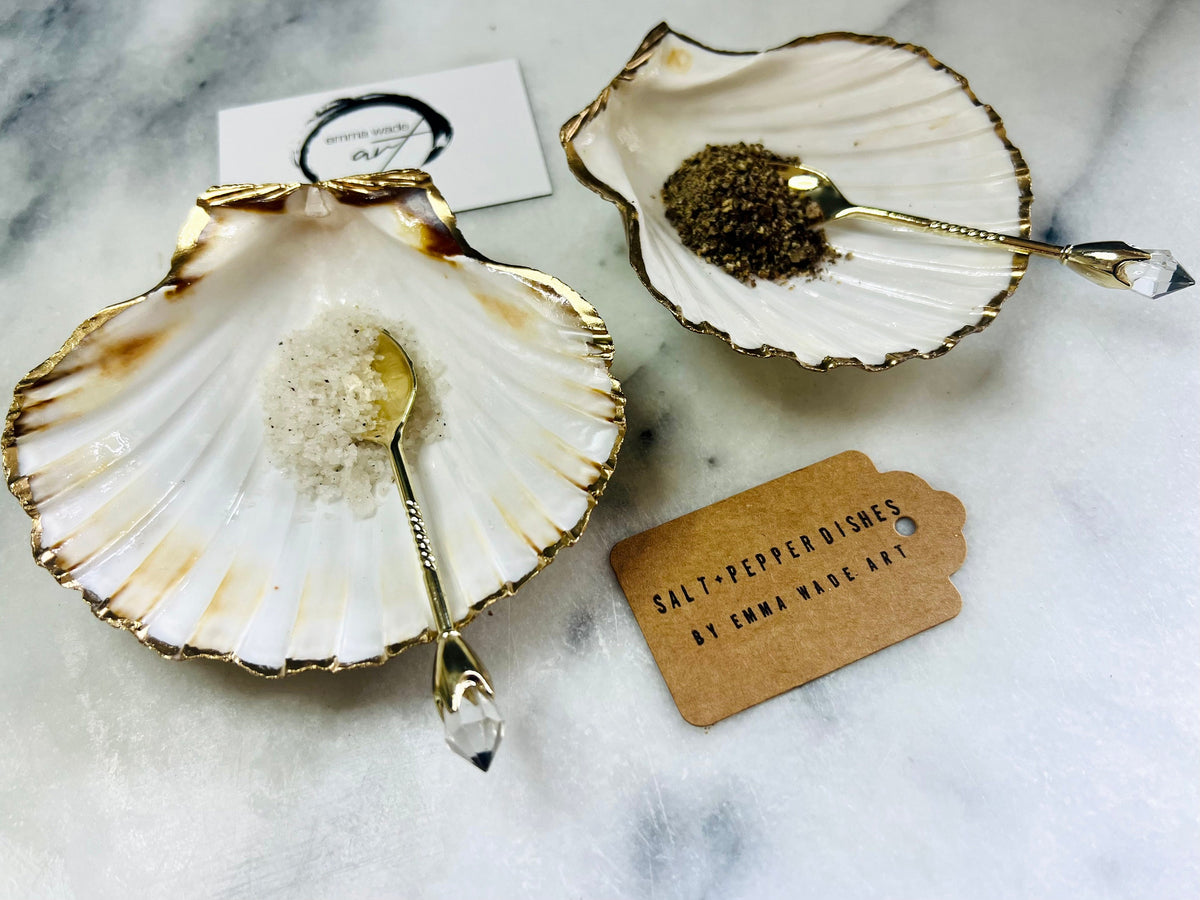 Gift for her, Gift for him, shell spice pots, scallop gilded salt and pepper set, dining table accessories, Shell pinch pots, kitchen decor, Anniversary gift, Wedding gift, Uk shell decor, Coastal decor, scallop dishes, EmmaWadeART, gift for mum