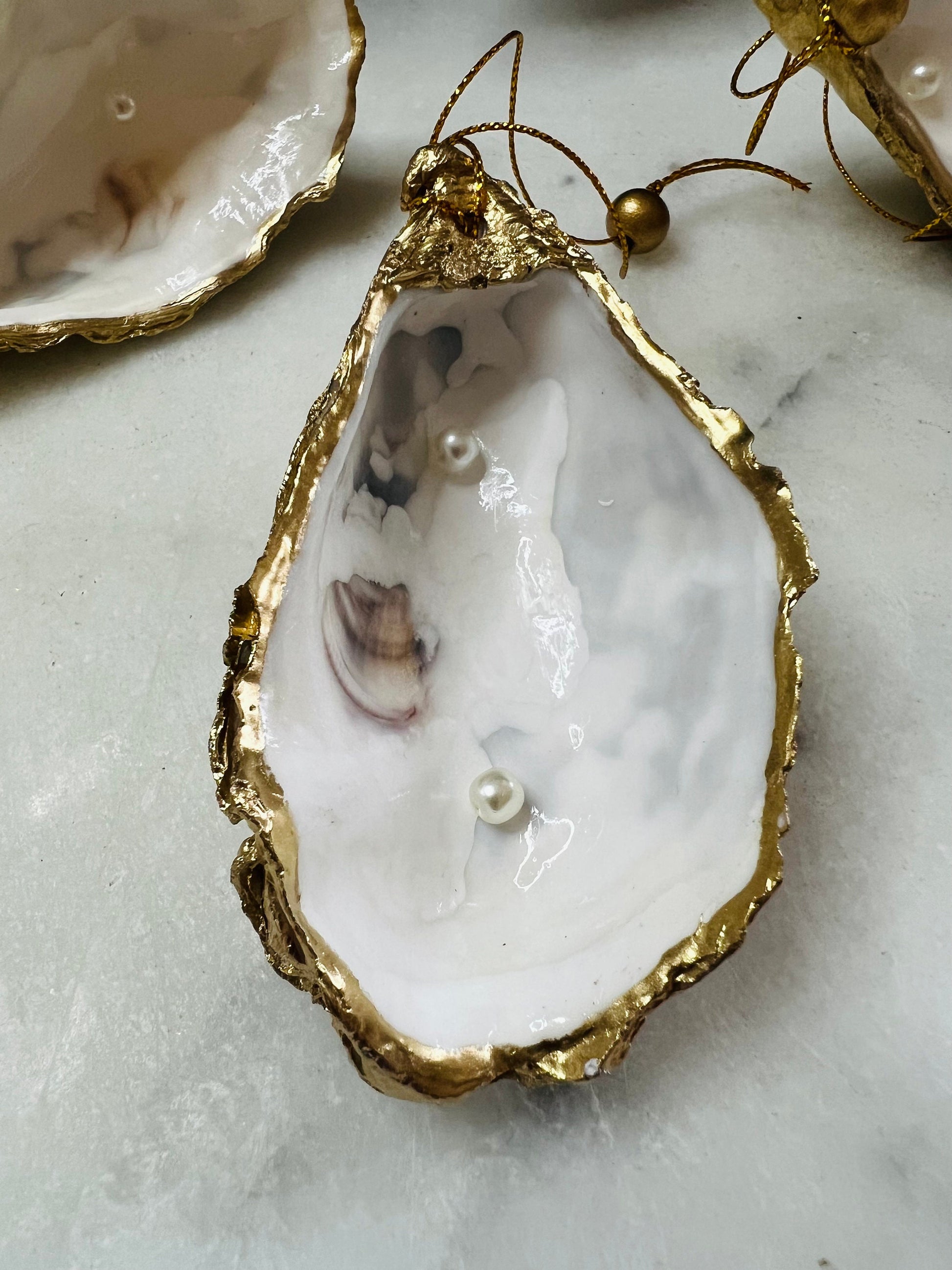 Gift for her, Gift for him, Christmas hanging ornament, Christmas Tree decoration, Festive decoration, shell oyster decoration, tree ornament, coastal decor, shell gift, oyster ornament, handmade decoration, EmmaWadeART, coastal gift,nature gift, oyster pearl ornament, hanging oyster with pearl, coastal shell decoration, gold gilded pearl oyster, pearl hanging ornament, pearl anniversary gift, wedding gift idea, gift for the happy couple, coastal wedding decoration