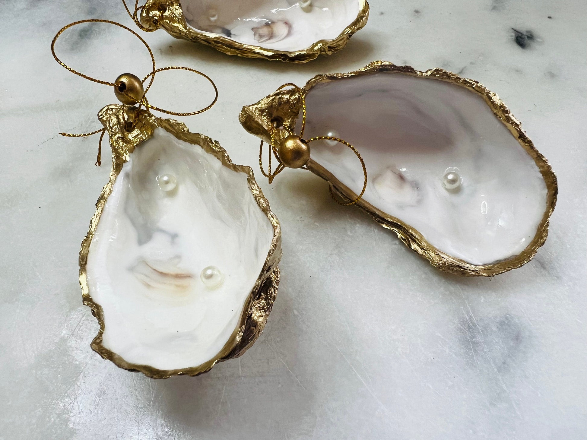 Gift for her, Gift for him, Christmas hanging ornament, Christmas Tree decoration, Festive decoration, shell oyster decoration, tree ornament, coastal decor, shell gift, oyster ornament, handmade decoration, EmmaWadeART, coastal gift,nature gift, oyster pearl ornament, hanging oyster with pearl, coastal shell decoration, gold gilded pearl oyster, pearl hanging ornament, pearl anniversary gift, wedding gift idea, gift for the happy couple, coastal wedding decoration