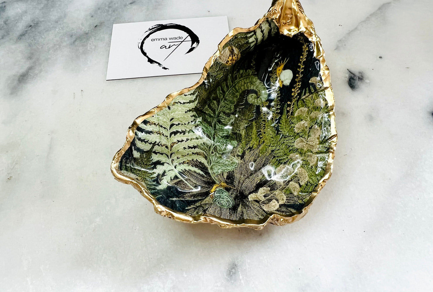 Forest Fern Shell Gift, Trinket oyster Shell dish gold finish, gold leaf trinket tray, shell scallop dish, Ferns Nature lover shell bowl, decorative oyster shells, Fern Green Design key bowl, green and gold shell dish, Bee ring dish, golden trinket dish, bride shell dish, shell jewellery bowl, decoupaged earrings dish, shell art trinket, Fern shell gift, Gold shell trinket holder, painted shell with gold, shell jewellery dish, Emma Wade art, Proposal Ring Tray, Green Painted Key Bowl