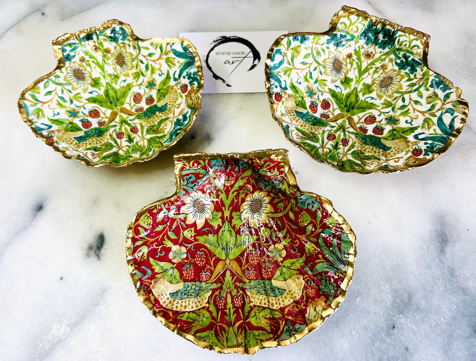 Gifts for her, Gift for him, coastal gift ideas, decoupaged scallop shell, Ring holder, Shell Jewellery box, Trinket and jewellery dish, Anniversary gift, Wedding gift, anniversary gift, Coastal decor, William Morris gift, William Morris ornament, Scallop Ring Tray, Strawberry thief Red Black, Coastal Gift, Christmas Gift, Ring Bearers Dish, Proposal Ring Tray, Gift for Mum, William Morris decor, Bird Dish, Handmade William Morris Gift, Emma Wade ART, Gold Gilded Dish, UK scallop dish