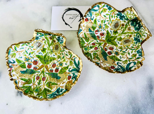 Gifts for her, Gift for him, coastal gift ideas, decoupaged oyster shell, Ring holder, Shell Jewellery box, Trinket and jewellery dish, Anniversary gift , Wedding gift, anniversary gift, Coastal decor, William Morris gift, William Morris ornament