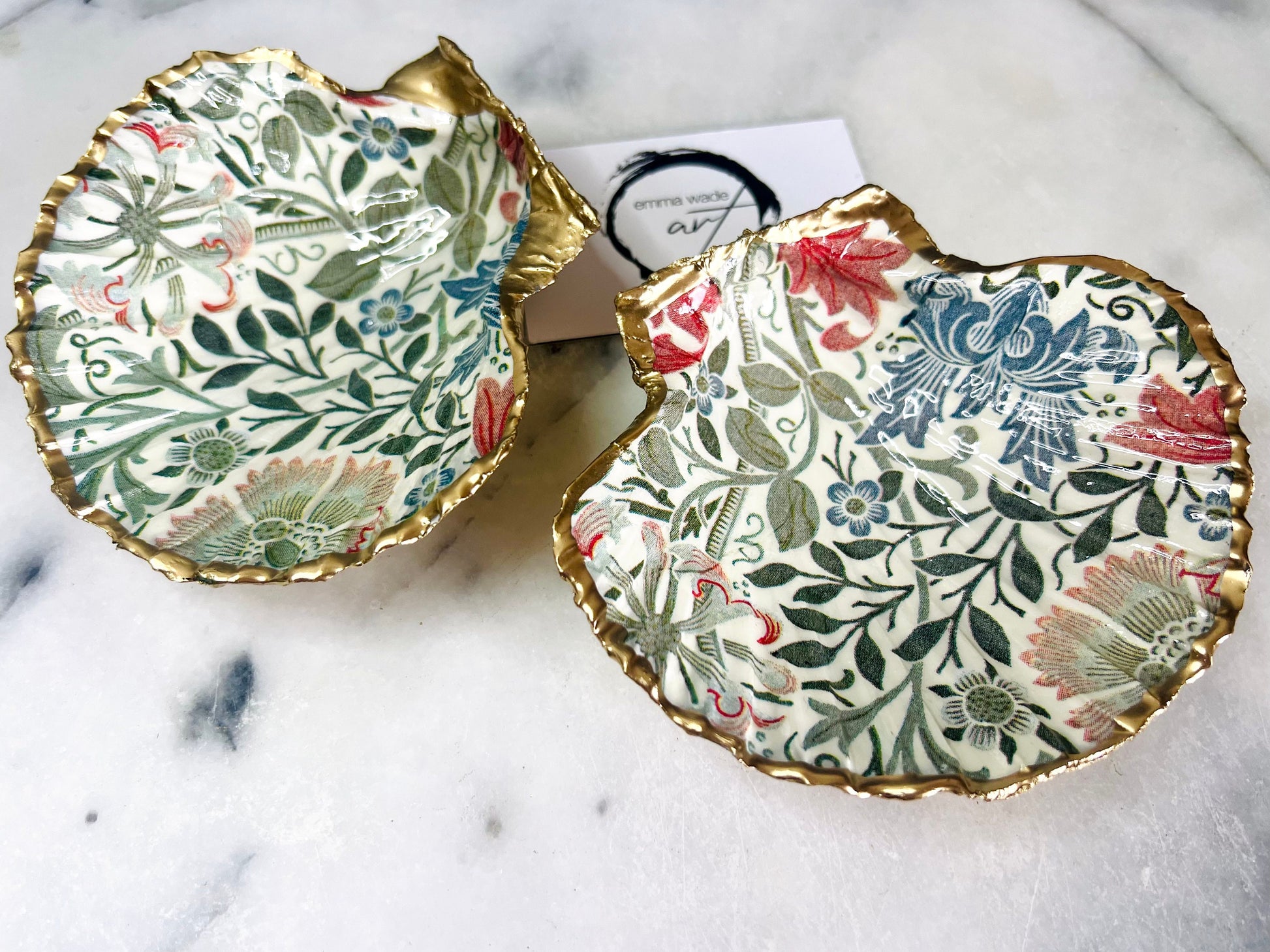gifts for her, gardeners gift, trinket dish, serving dishes, shell ornament, decoupaged scallop, William Morris gift, coastal decor, coastal art, nature lover gift, shell decorations, shell decor, William Morris Compton, gift for mum, scallop dish