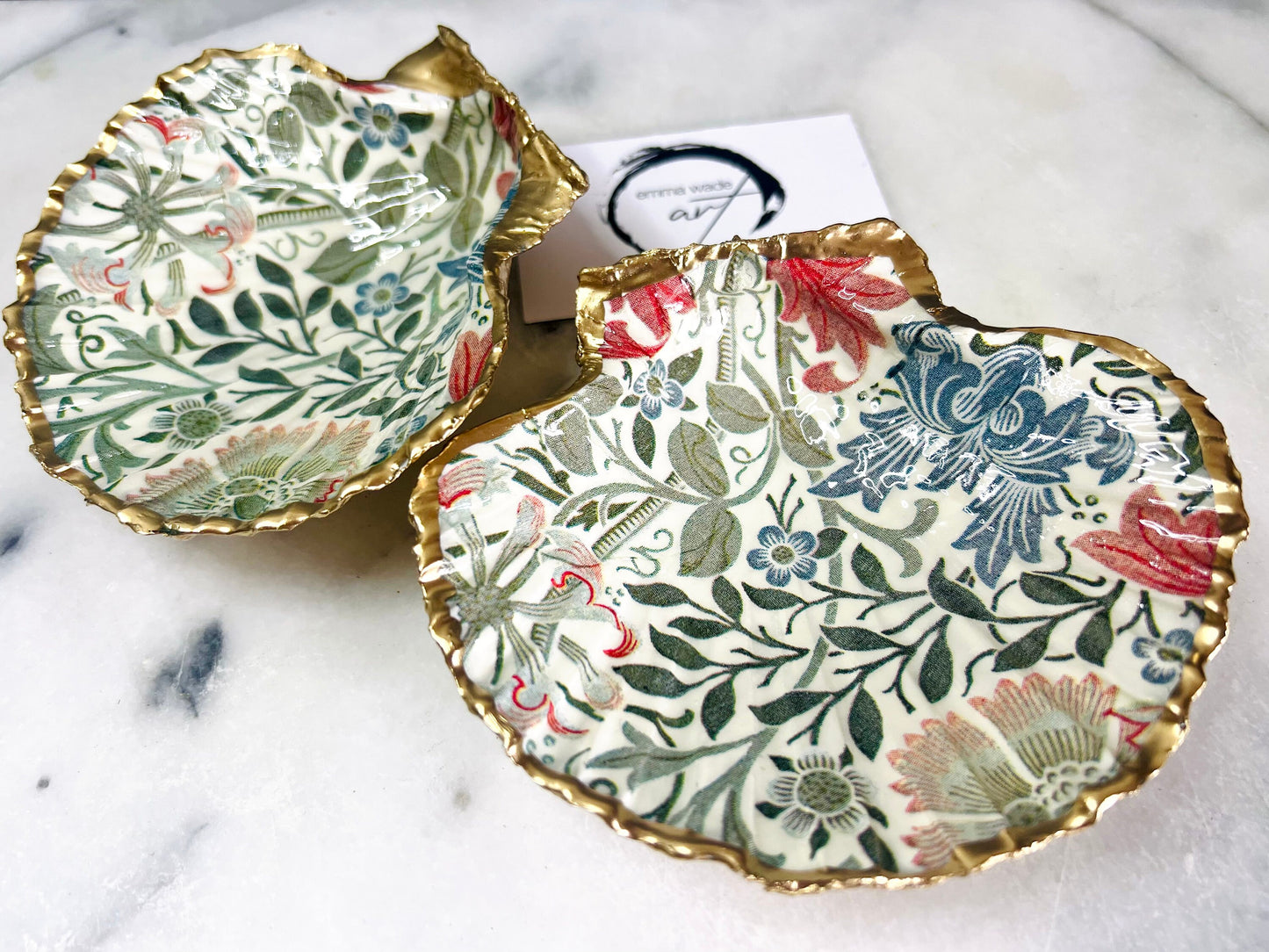 gifts for her, gardeners gift, trinket dish, serving dishes, shell ornament, decoupaged scallop, William Morris gift, coastal decor, coastal art, nature lover gift, shell decorations, shell decor, William Morris Compton, gift for mum, scallop dish