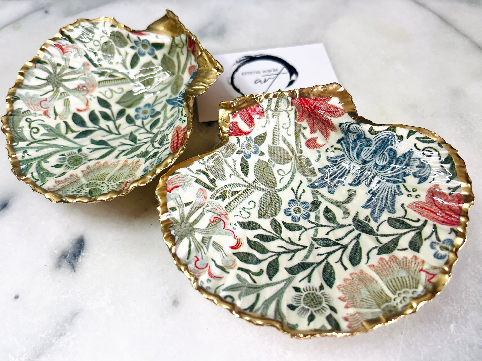 gifts for her, gardeners gift, trinket dish, serving dishes, shell ornament, decoupaged scallop, William Morris gift, coastal decor, coastal art, nature lover gift, shell decorations, shell decor, William Morris Compton, gift for mum, scallop dish