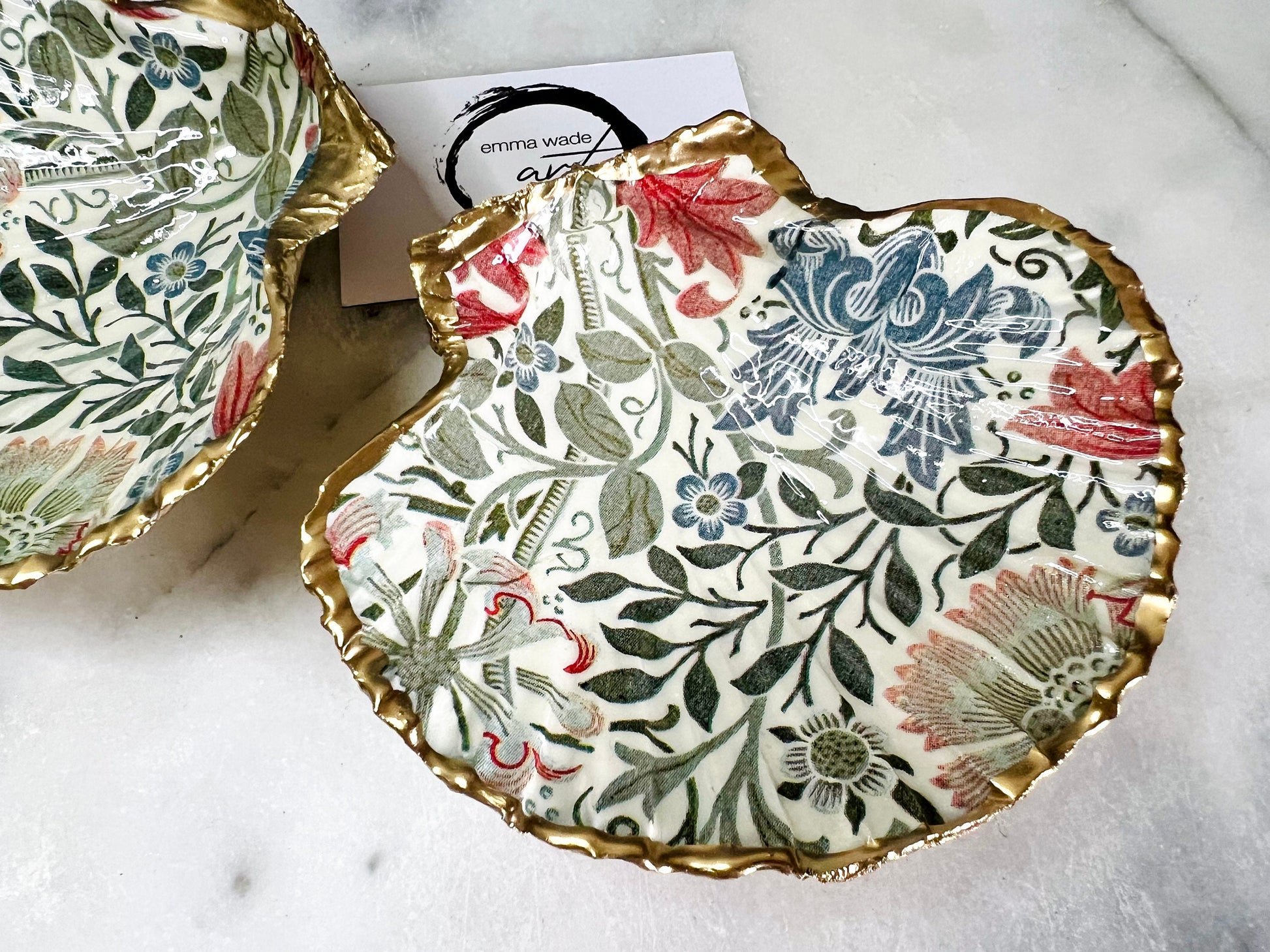 gifts for her, gardeners gift, trinket dish, serving dishes, shell ornament, decoupaged scallop, William Morris gift, coastal decor, coastal art, nature lover gift, shell decorations, shell decor, William Morris Compton, gift for mum, scallop dish