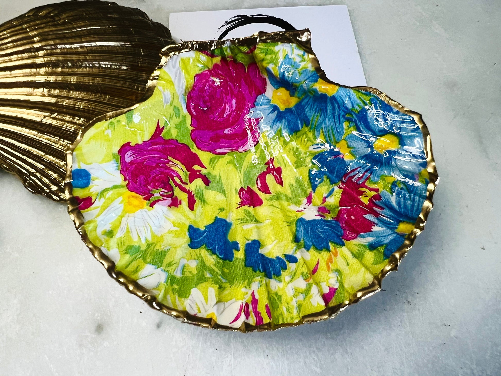 Gifts for her, Gift for him, Spring gift, decoupaged scallop shell, Ring holder, Shell scallop Jewellery box, Flower Ornament, Anniversary gift, Pierre Frey, Plantes Vivaces, Mothers Day gift, Uk Coastal shell decor, https://emmawadeart.etsy.com/