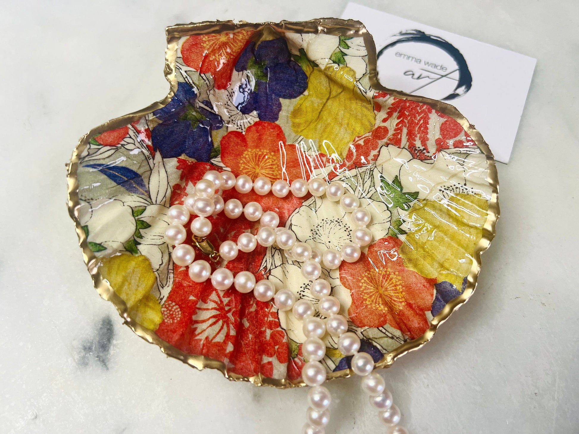 Japanese gift, Kimono art, Japanese dish, gift for her, decorated dish, jewelry trinket dish, decoupage scallop shell, handmade shell dish, coastal ornament, coastal gifts, coastal art, shell decorations, coastal decor, scallop dish, gift for him, ocean jewelry dish, ocean decor, shell trinket tray, scallop trinket tray, shell art, handmade trinket dish, gold gilded dish, proposal dish, ring dish display, ring bearer dish, ring tray, ocean plate, shell tray, Asian decor, shell wall art
