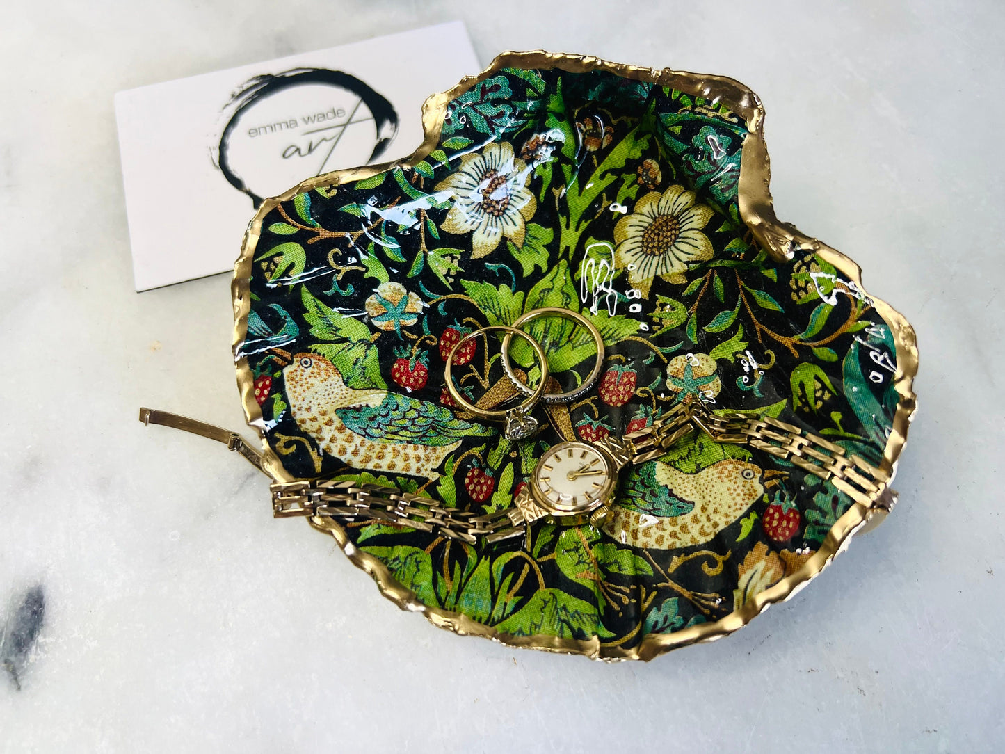 william morris scallop shell dish, strawberry thief design, green black scallop trinket dish, gold leaf jewellery holder, handmade scallop shell ornament, coastal oyster style dish, art inspired home decor, unique jewellery tray, eco friendly coastal gift, handmade ring holder dish, victorian arts and crafts decor, william morris kitchen salt dish, oyster shell trinket dish