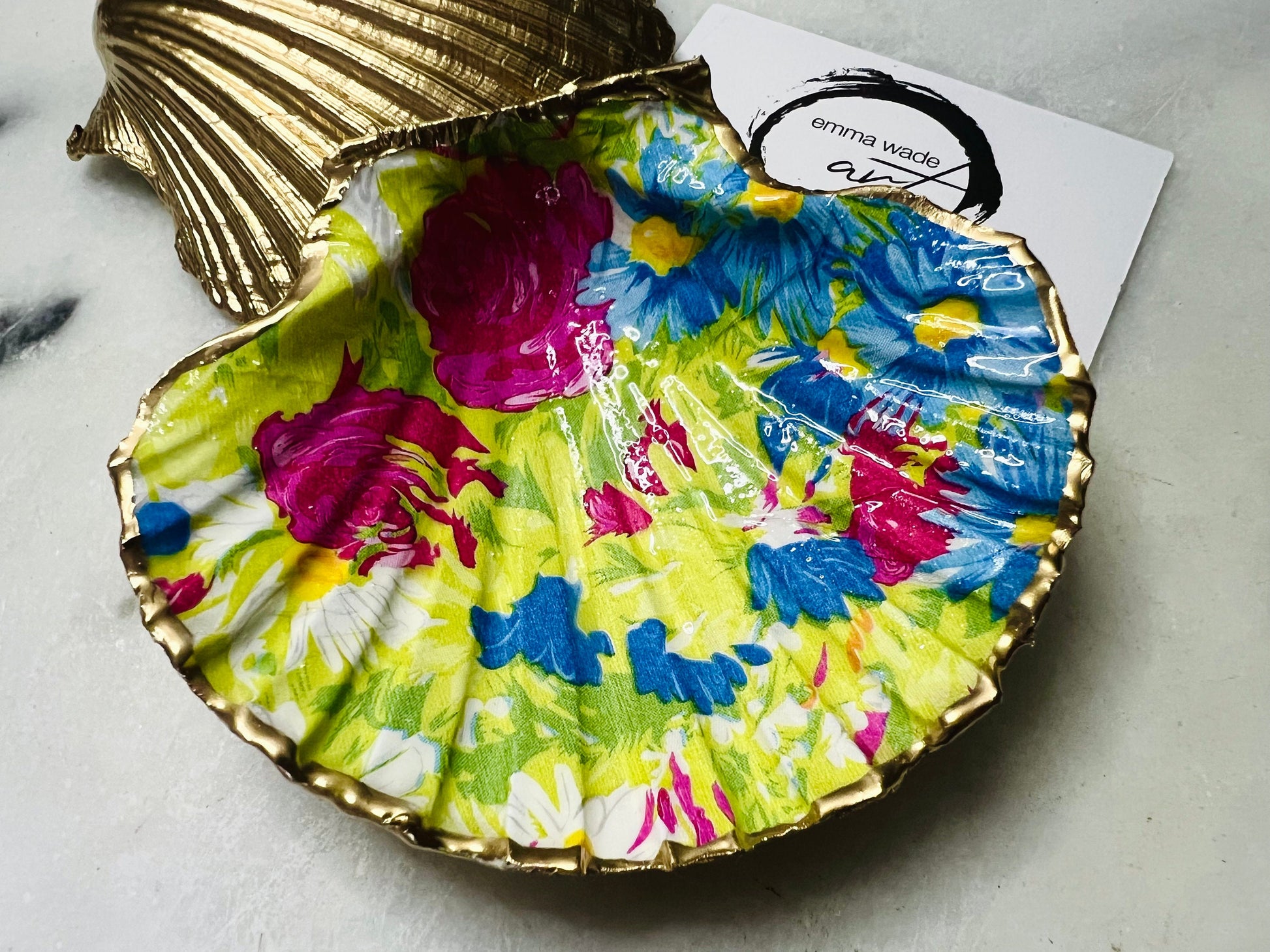 Gifts for her, Gift for him, Spring gift, decoupaged scallop shell, Ring holder, Shell scallop Jewellery box, Flower Ornament, Anniversary gift, Pierre Frey, Plantes Vivaces, Mothers Day gift, Uk Coastal shell decor, https://emmawadeart.etsy.com/