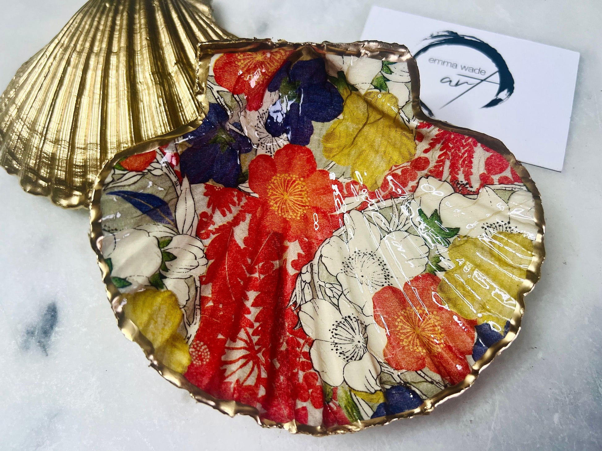 Japanese gift, Kimono art, Japanese dish, gift for her, decorated dish, jewelry trinket dish, decoupage scallop shell, handmade shell dish, coastal ornament, coastal gifts, coastal art, shell decorations, coastal decor, scallop dish, gift for him, ocean jewelry dish, ocean decor, shell trinket tray, scallop trinket tray, shell art, handmade trinket dish, gold gilded dish, proposal dish, ring dish display, ring bearer dish, ring tray, ocean plate, shell tray, Asian decor, shell wall art