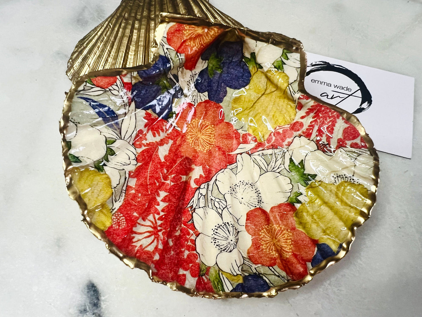 Japanese gift, Kimono art, Japanese dish, gift for her, decorated dish, jewelry trinket dish, decoupage scallop shell, handmade shell dish, coastal ornament, coastal gifts, coastal art, shell decorations, coastal decor, scallop dish, gift for him, ocean jewelry dish, ocean decor, shell trinket tray, scallop trinket tray, shell art, handmade trinket dish, gold gilded dish, proposal dish, ring dish display, ring bearer dish, ring tray, ocean plate, shell tray, Asian decor, shell wall art