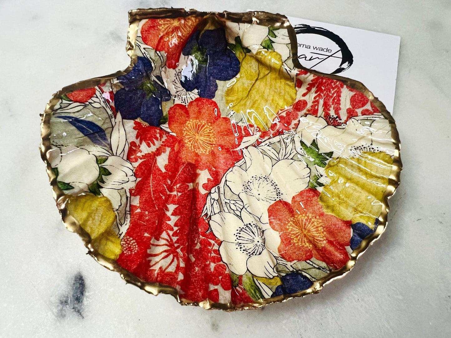 Japanese gift, Kimono art, Japanese dish, gift for her, decorated dish, jewelry trinket dish, decoupage scallop shell, handmade shell dish, coastal ornament, coastal gifts, coastal art, shell decorations, coastal decor, scallop dish, gift for him, ocean jewelry dish, ocean decor, shell trinket tray, scallop trinket tray, shell art, handmade trinket dish, gold gilded dish, proposal dish, ring dish display, ring bearer dish, ring tray, ocean plate, shell tray, Asian decor, shell wall art