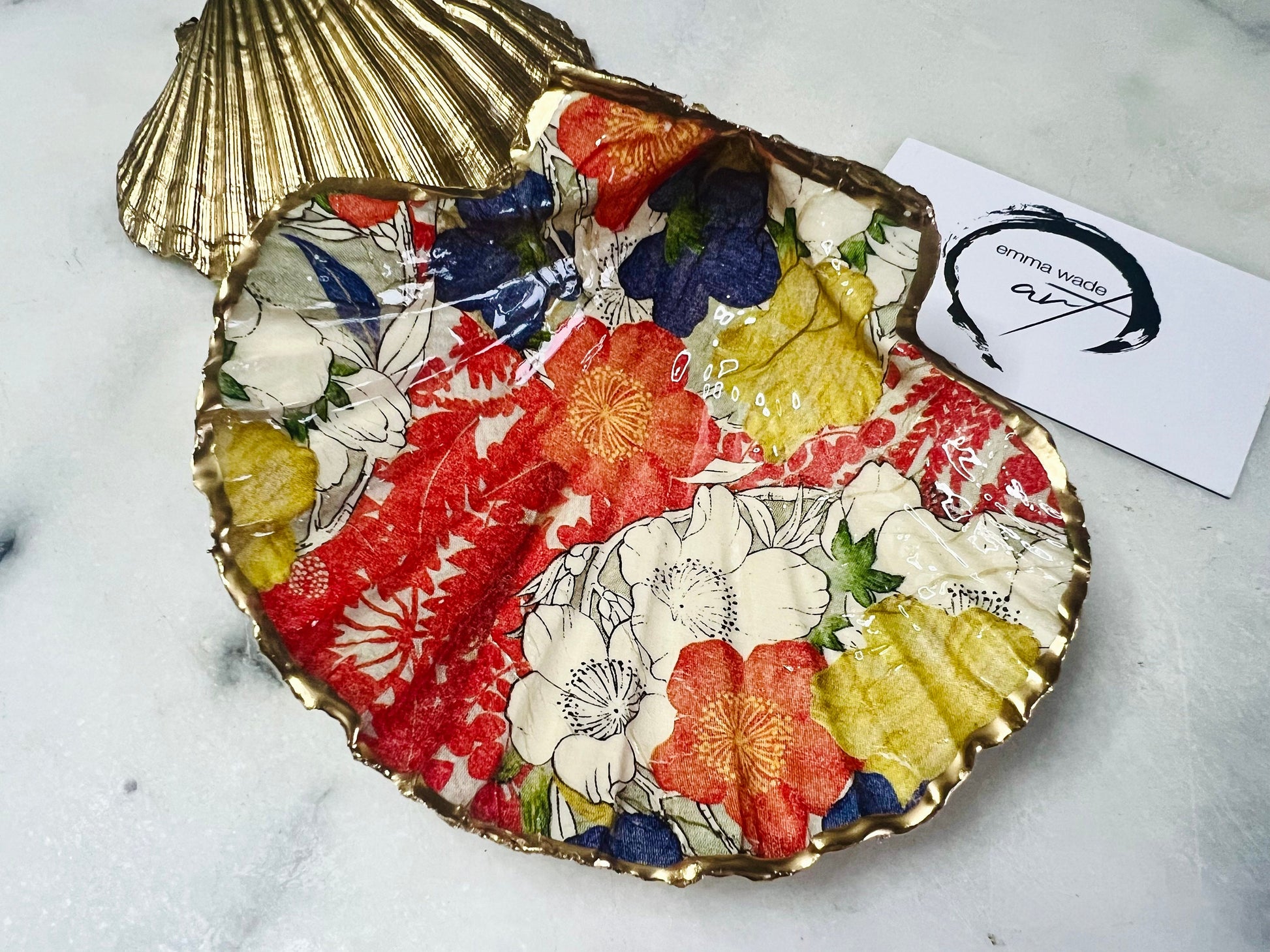 Japanese gift, Kimono art, Japanese dish, gift for her, decorated dish, jewelry trinket dish, decoupage scallop shell, handmade shell dish, coastal ornament, coastal gifts, coastal art, shell decorations, coastal decor, scallop dish, gift for him, ocean jewelry dish, ocean decor, shell trinket tray, scallop trinket tray, shell art, handmade trinket dish, gold gilded dish, proposal dish, ring dish display, ring bearer dish, ring tray, ocean plate, shell tray, Asian decor, shell wall art