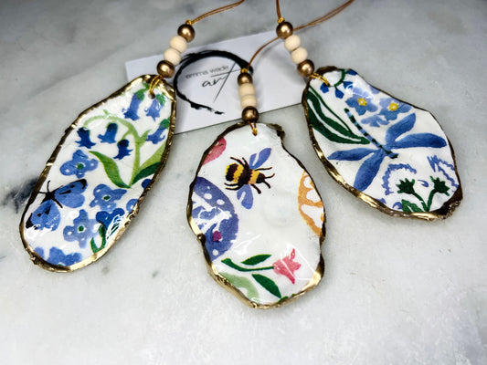 Gift for her, Gift for him, bee Spring hanging ornament, tree Decoration, Emma Bridgewater ornament, Emma Bridgewater Gift, Christmas gift, gardeners gift, nature lovers gift, Coastal decor, bee gift, house warming gift, EmmaWadeART