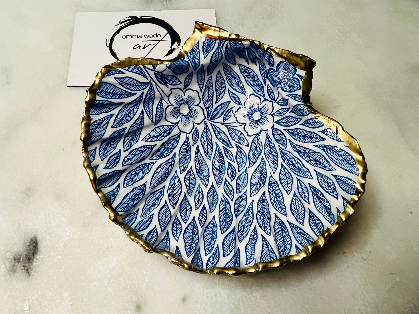gift for her, decorated dish, jewelry trinket dish, decoupage scallop shell, handmade shell dish, shell ornament, coastal ornament, coastal gifts, coastal art, home decor, leaves scallop shell, blue white dish, gift for him, ocean jewelry dish, ocean decor, shell trinket tray, scallop trinket tray, shell art, handmade trinket dish, gold gilded dish, proposal dish, ring dish display, ring bearer dish, ring tray, ocean plate, shell tray, kitchen decor, blue flower shell dish