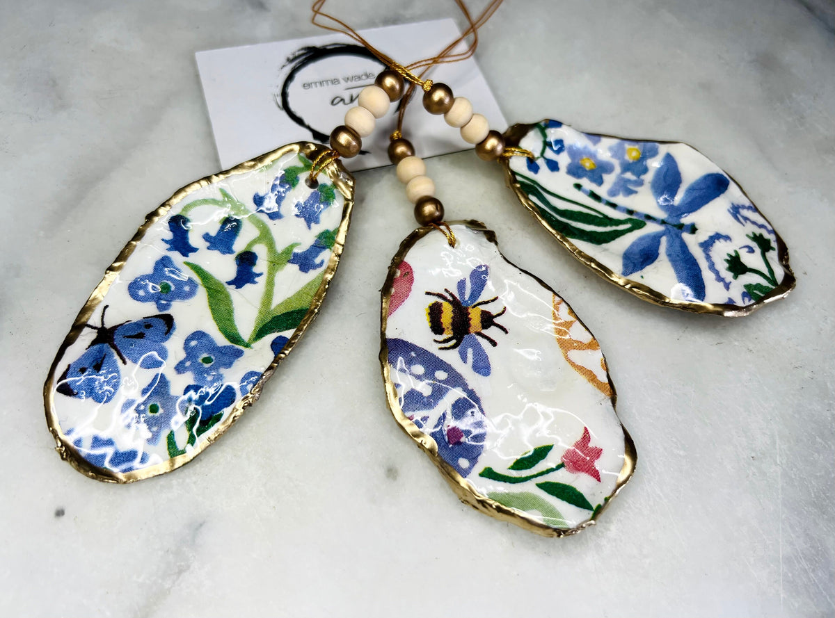 Gift for her, Gift for him, bee Spring hanging ornament, tree Decoration, Emma Bridgewater ornament, Emma Bridgewater Gift, Christmas gift, gardeners gift, nature lovers gift, Coastal decor, bee gift, house warming gift, EmmaWadeART